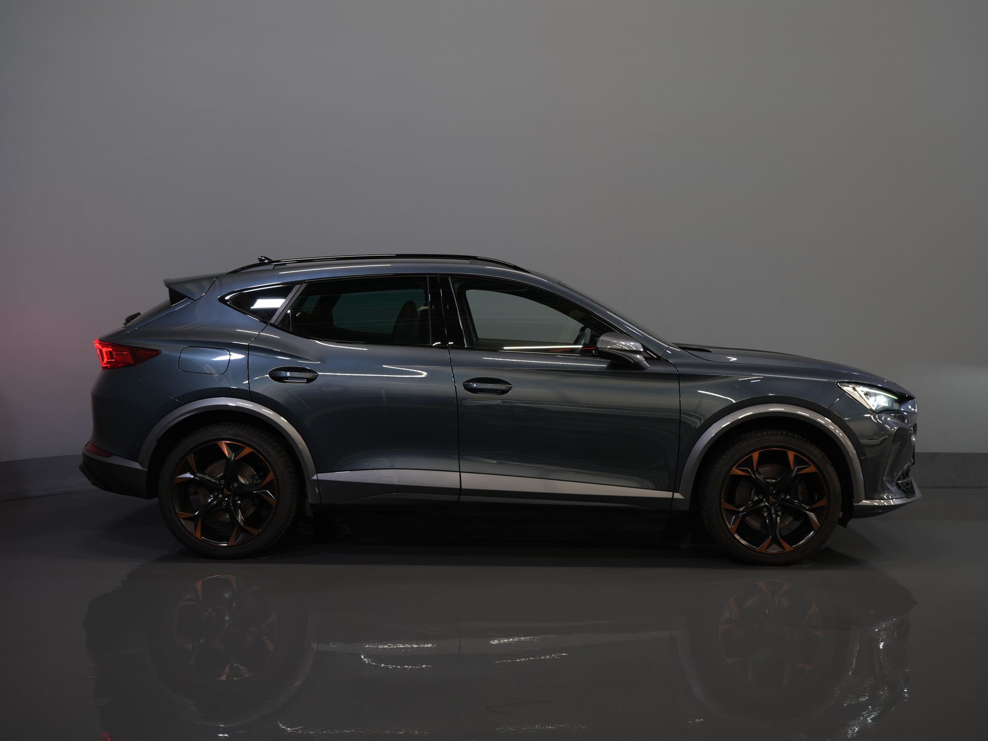 CUPRA Formentor SUV 1.4 e-Hybrid 245 pk VZ Performance Matrix/ Adapt. Cruise/ Navi/ Camera/ Stuurverw./ Climate/ 19”LMV 10