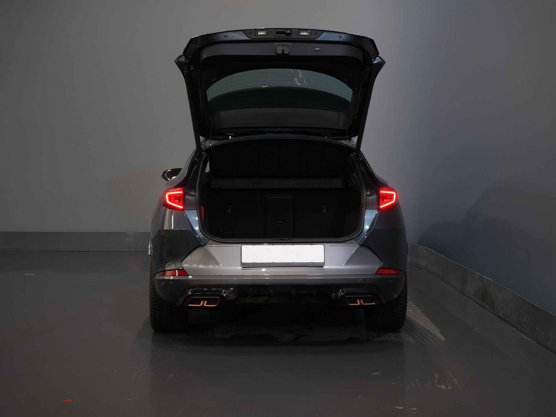 CUPRA Formentor SUV 1.4 e-Hybrid 245 pk VZ Performance Matrix/ Adapt. Cruise/ Navi/ Camera/ Stuurverw./ Climate/ 19”LMV 4