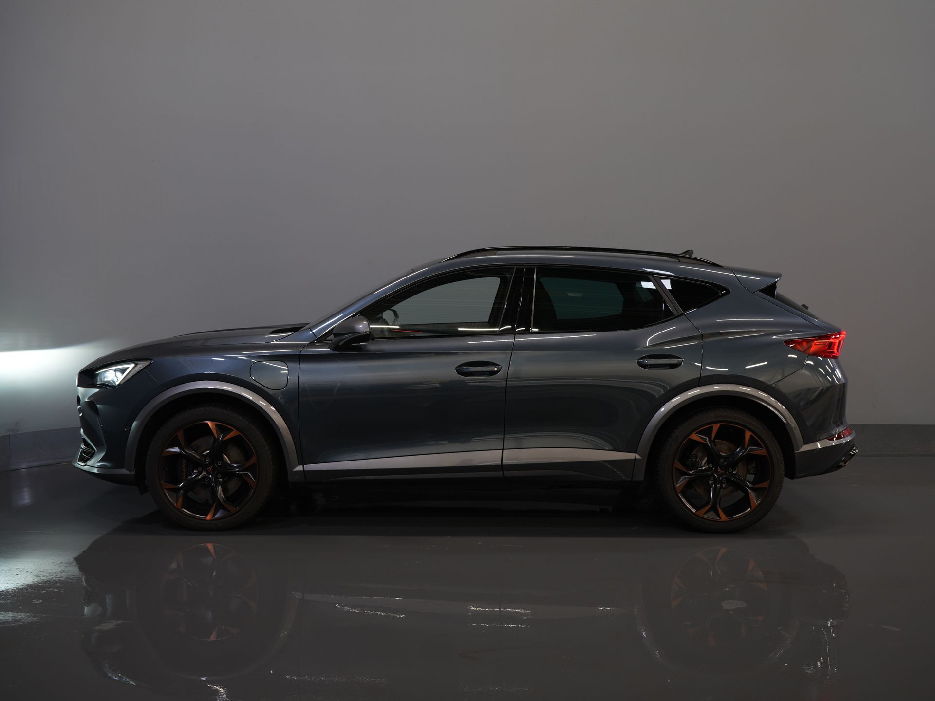 CUPRA Formentor SUV 1.4 e-Hybrid 245 pk VZ Performance Matrix/ Adapt. Cruise/ Navi/ Camera/ Stuurverw./ Climate/ 19”LMV 9