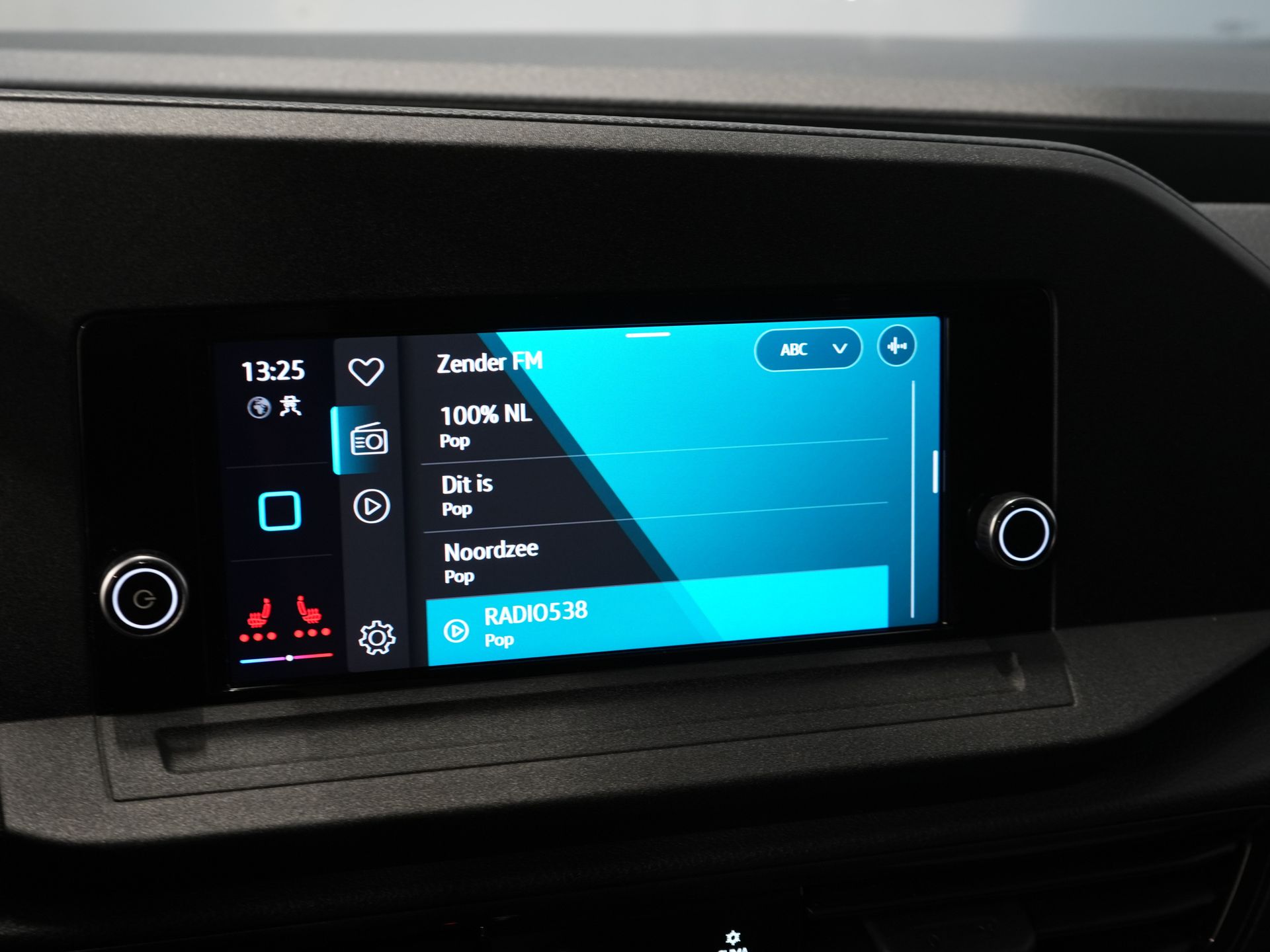 Volkswagen Caddy Cargo Bestelbus Maxi 2.0 TDI 125 pk DSG Aut. Standkachel/ Afn. Trekhaak/ Stoelverw./ Airco/ Cruise/ Camera/ PDC 21