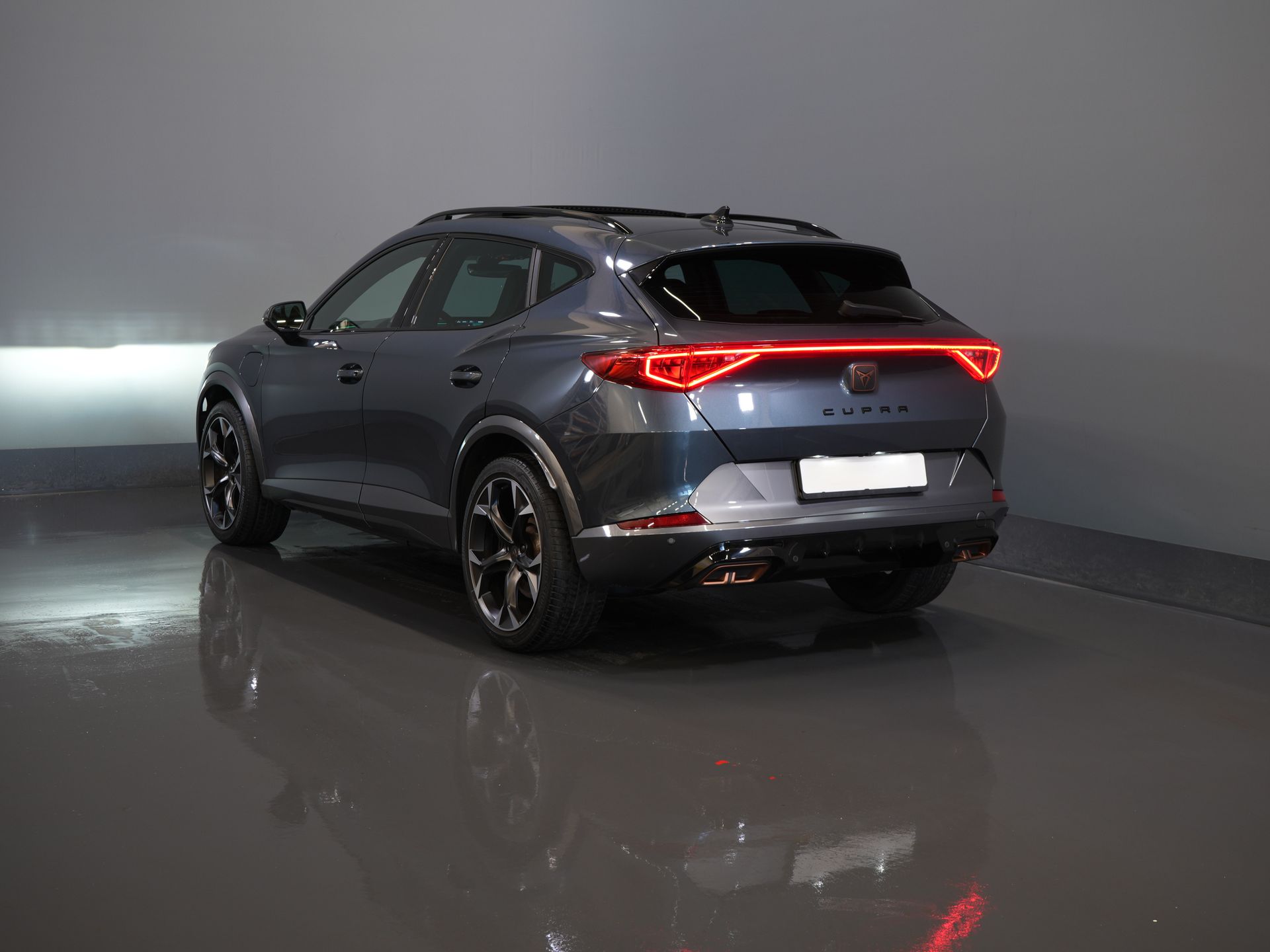 CUPRA Formentor SUV 1.4 e-Hybrid 245 pk VZ Performance Edition Pano/ Elek.Trekhaak/ Elek.Klep/ Mem.Stoel/ Matrix/ Adapt. Cruise/ Carplay/ Camera/ St 1