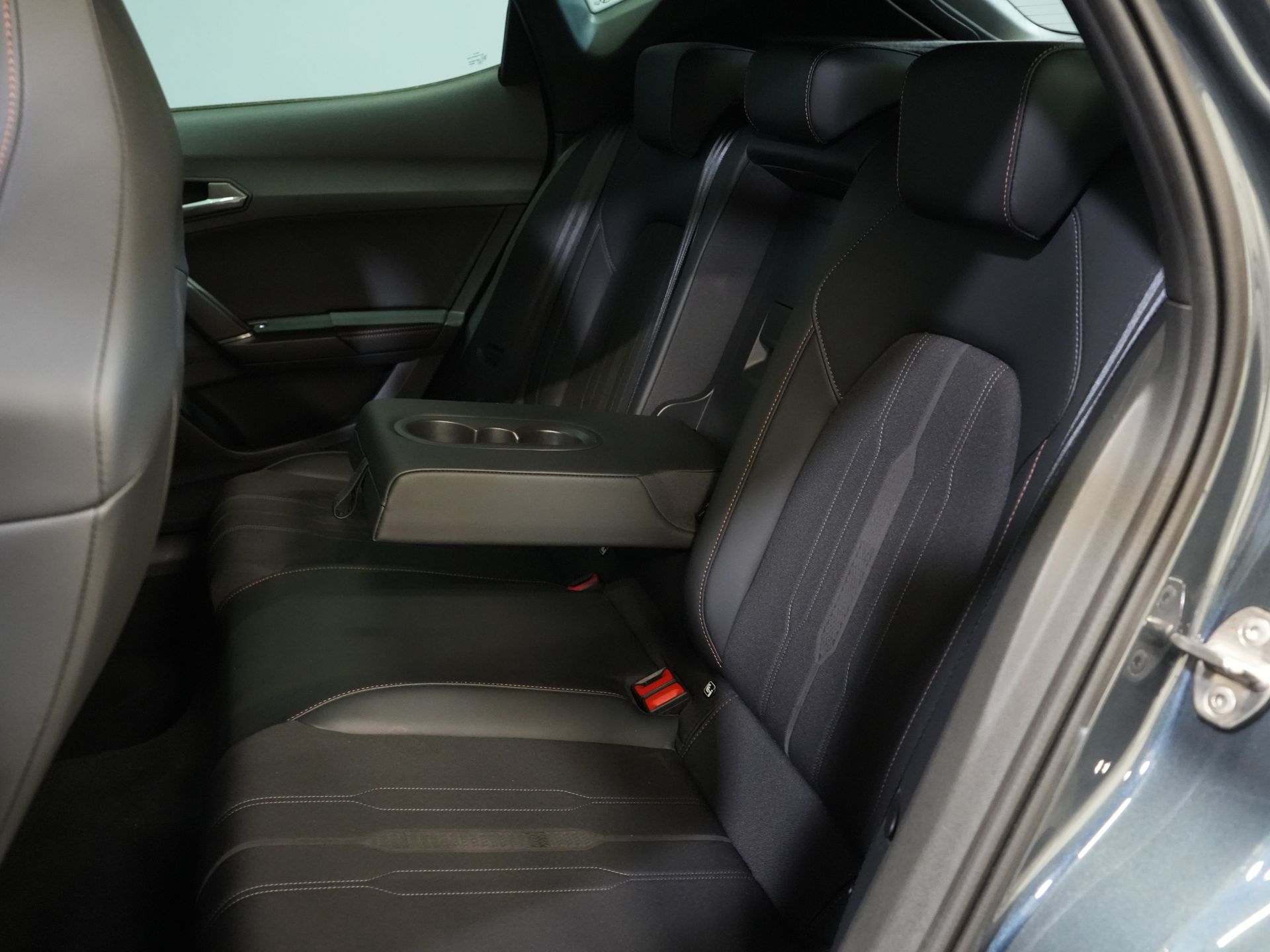 CUPRA Formentor SUV 1.4 e-Hybrid 245 pk VZ Performance Edition Pano/ Elek.Trekhaak/ Elek.Klep/ Mem.Stoel/ Matrix/ Adapt. Cruise/ Carplay/ Camera/ St 20