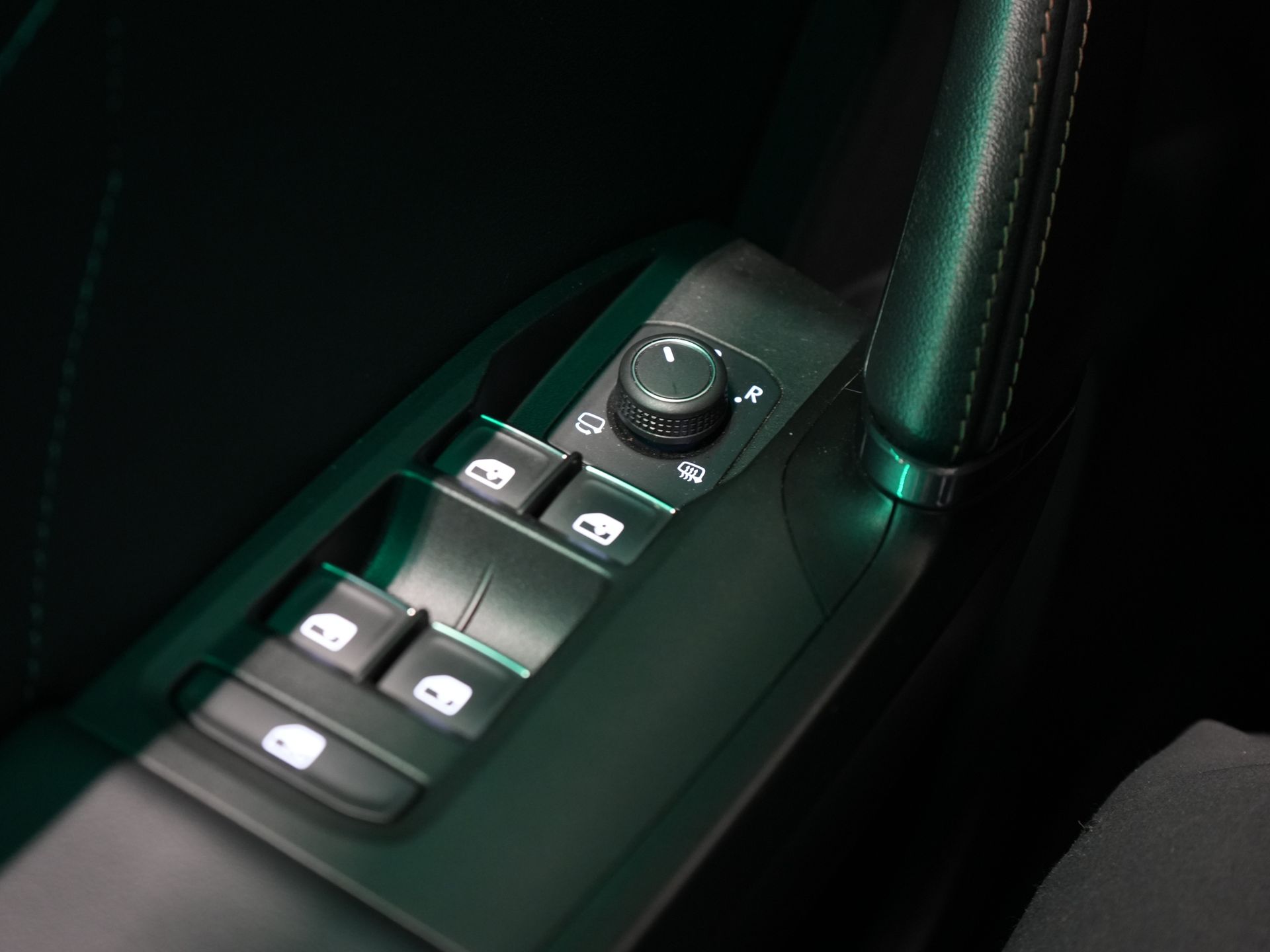 CUPRA Formentor SUV 1.4 e-Hybrid 245 pk VZ Performance Edition Pano/ Elek.Trekhaak/ Elek.Klep/ Mem.Stoel/ Matrix/ Adapt. Cruise/ Carplay/ Camera/ St 23