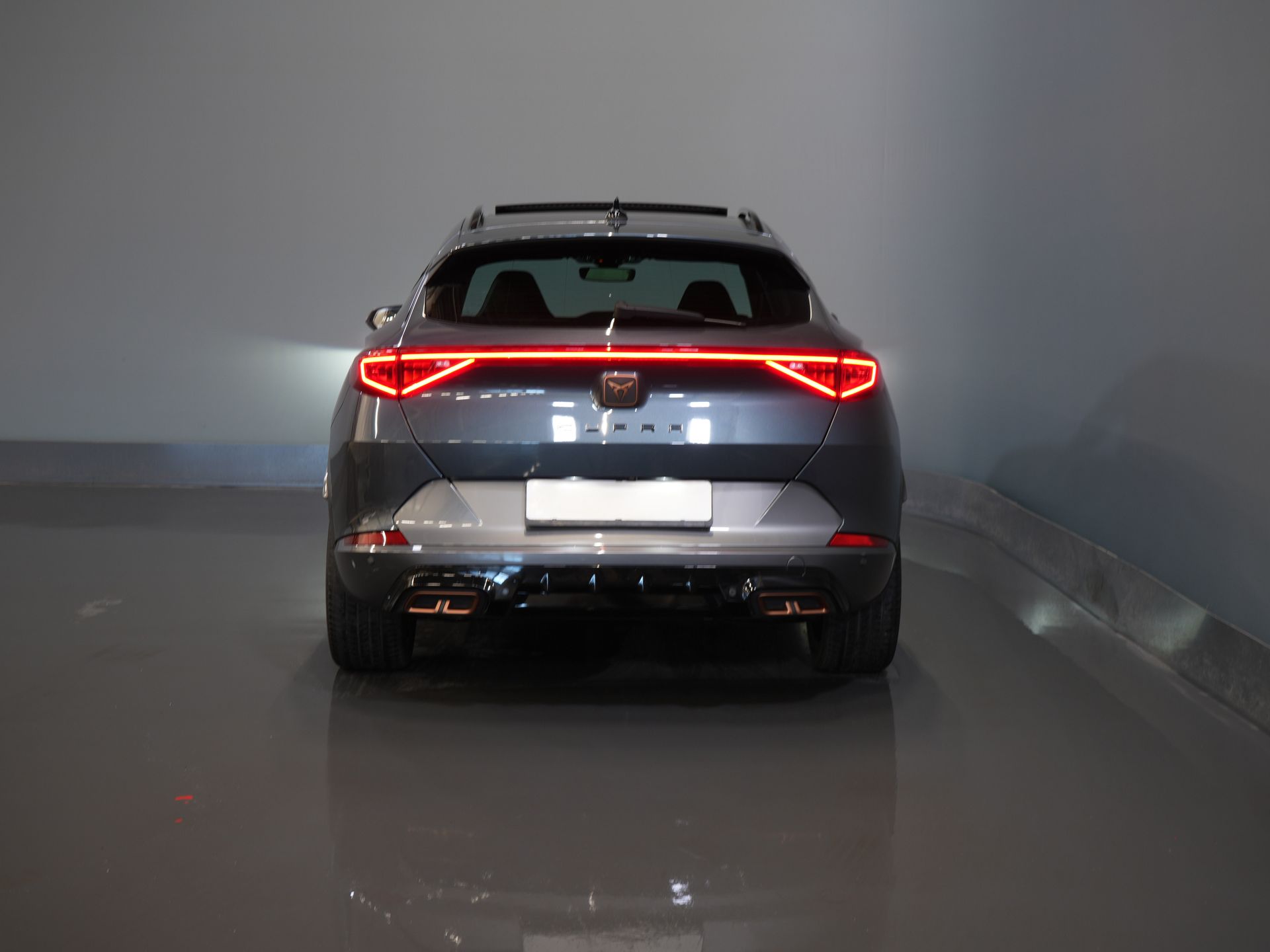 CUPRA Formentor SUV 1.4 e-Hybrid 245 pk VZ Performance Edition Pano/ Elek.Trekhaak/ Elek.Klep/ Mem.Stoel/ Matrix/ Adapt. Cruise/ Carplay/ Camera/ St 5