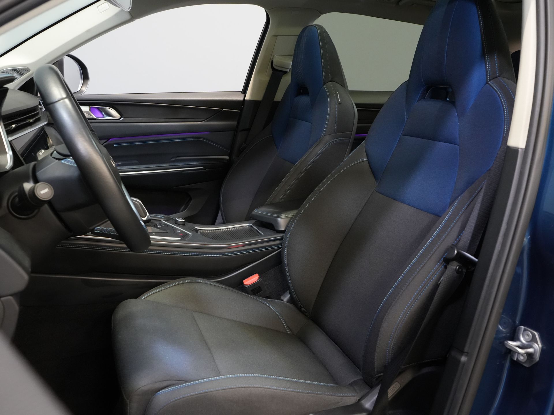 Lynk & Co 01 SUV Pano/ LED/ Adapt.Cruise/ Elek.klep/ Mem.Stoel/ Keyless/ Carplay/ Navi/ Stoelverw./ Climate/ 20'' LMV 11