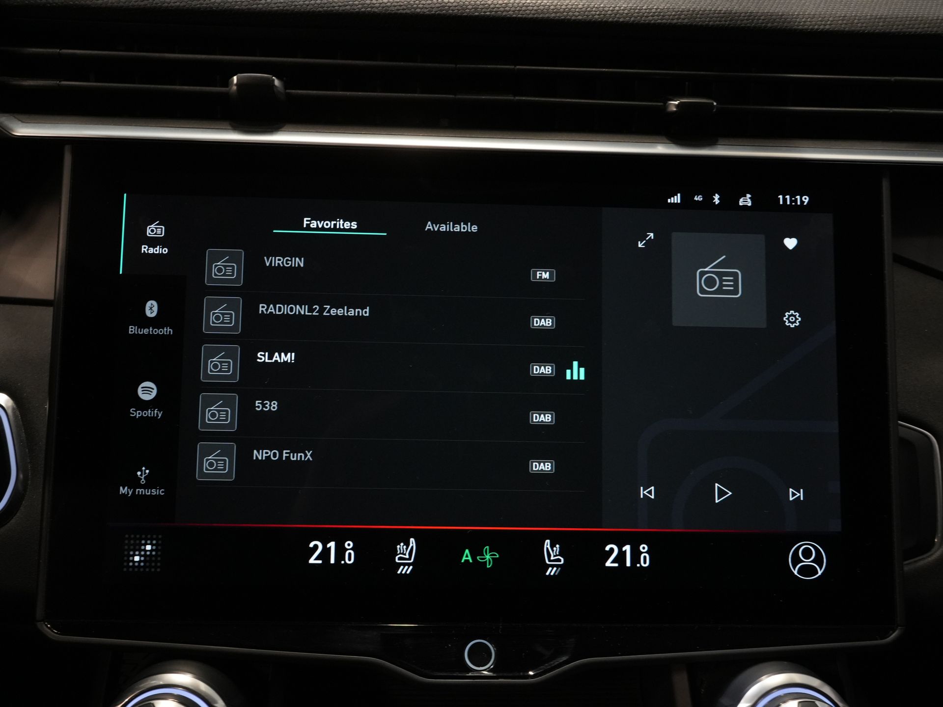 Lynk & Co 01 SUV Pano/ LED/ Adapt.Cruise/ Elek.klep/ Mem.Stoel/ Keyless/ Carplay/ Navi/ Stoelverw./ Climate/ 20'' LMV 26