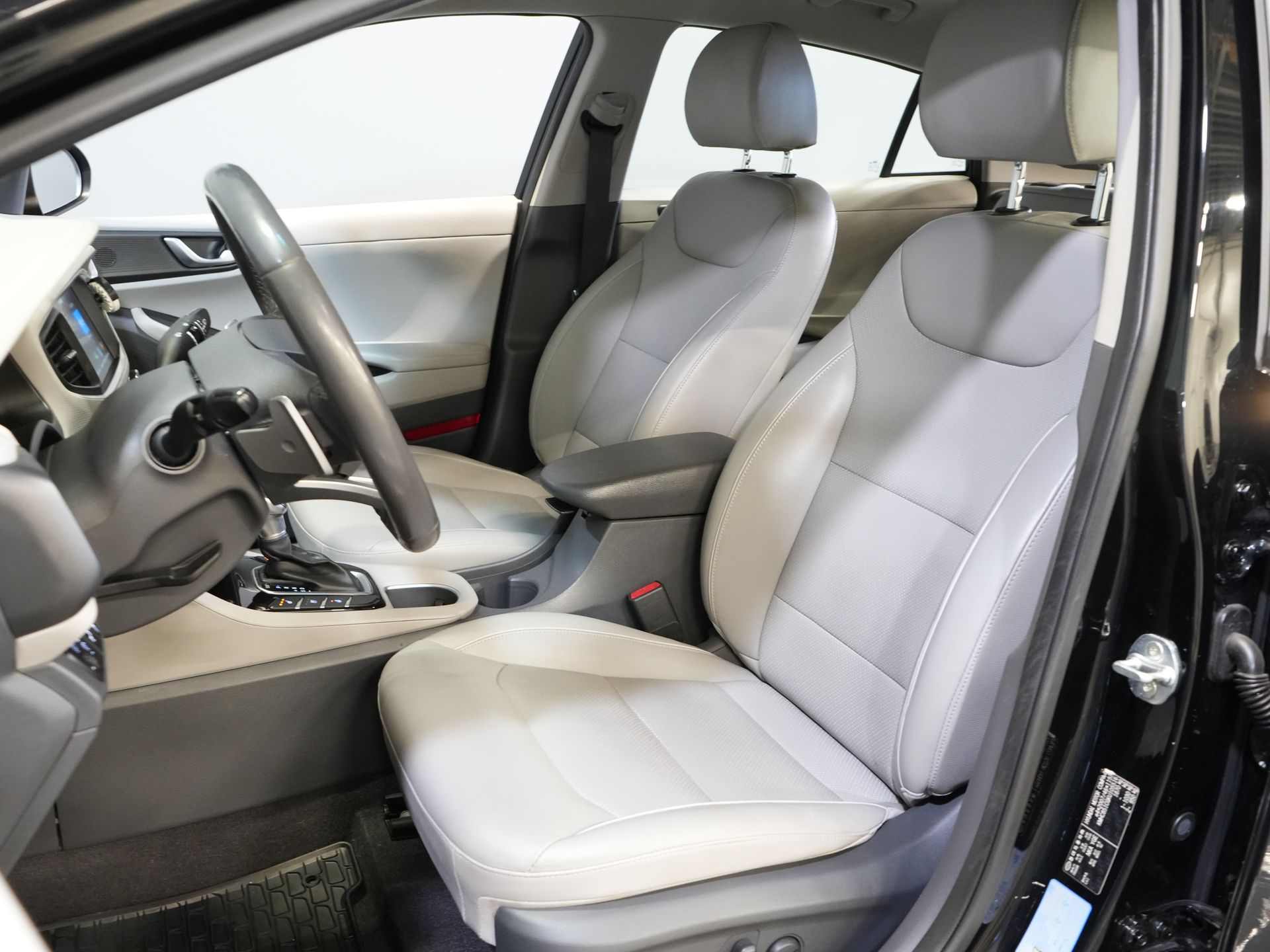 Hyundai IONIQ Hatchback 1.6 GDi Premium LED/ Adapt.Cruise/ Leder/ Stoelverw./ Stoelkoel./ Stuurverw./ Mem.Stoel/ CarPlay/ Navi/ Camera/ Climate 11