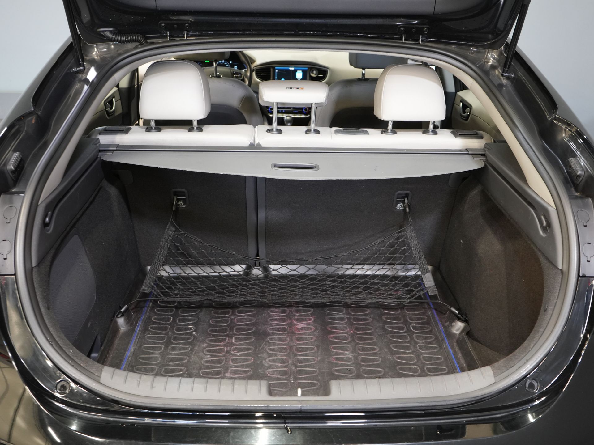 Hyundai IONIQ Hatchback 1.6 GDi Premium LED/ Adapt.Cruise/ Leder/ Stoelverw./ Stoelkoel./ Stuurverw./ Mem.Stoel/ CarPlay/ Navi/ Camera/ Climate 14