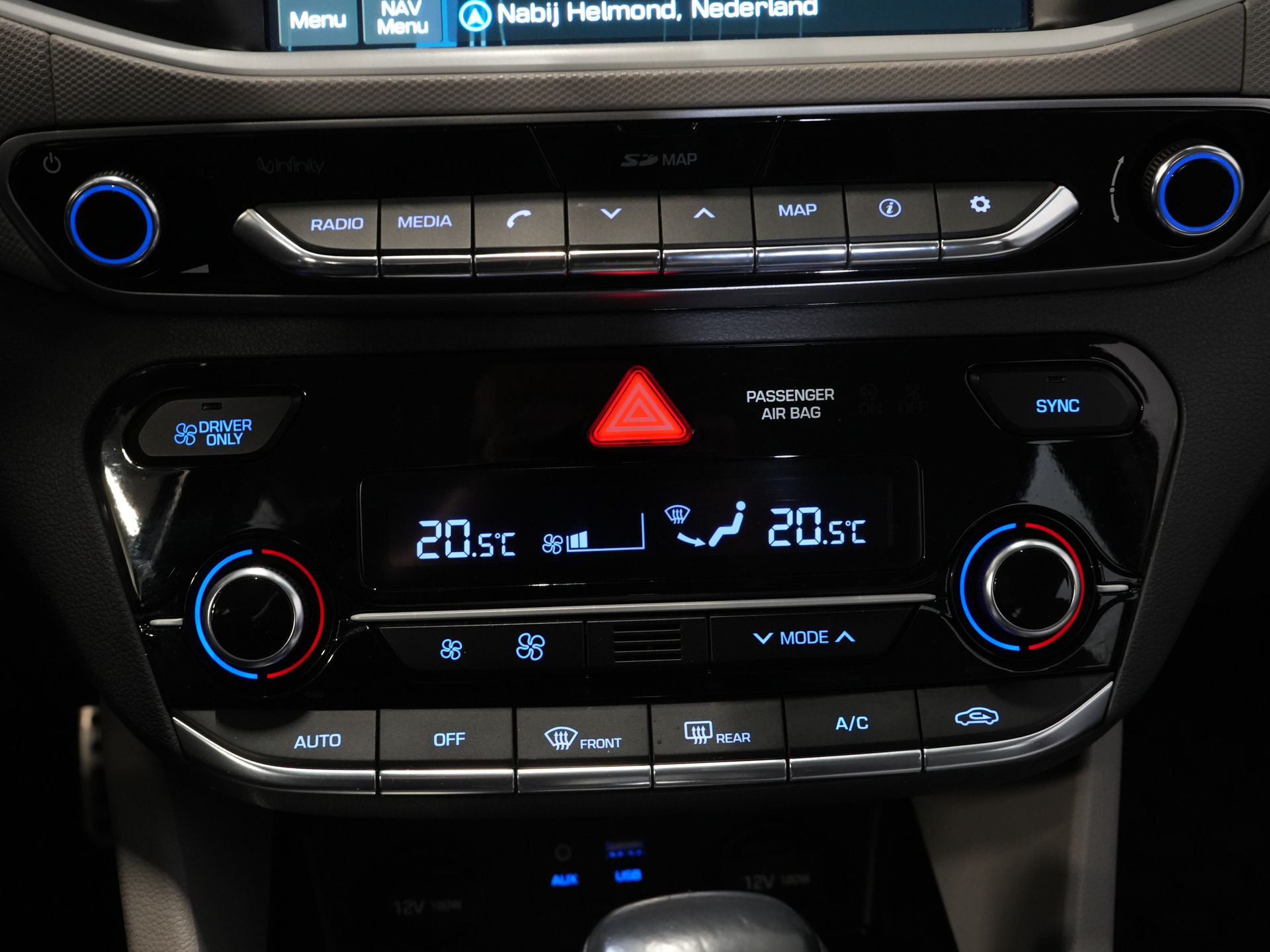 Hyundai IONIQ Hatchback 1.6 GDi Premium LED/ Adapt.Cruise/ Leder/ Stoelverw./ Stoelkoel./ Stuurverw./ Mem.Stoel/ CarPlay/ Navi/ Camera/ Climate 24