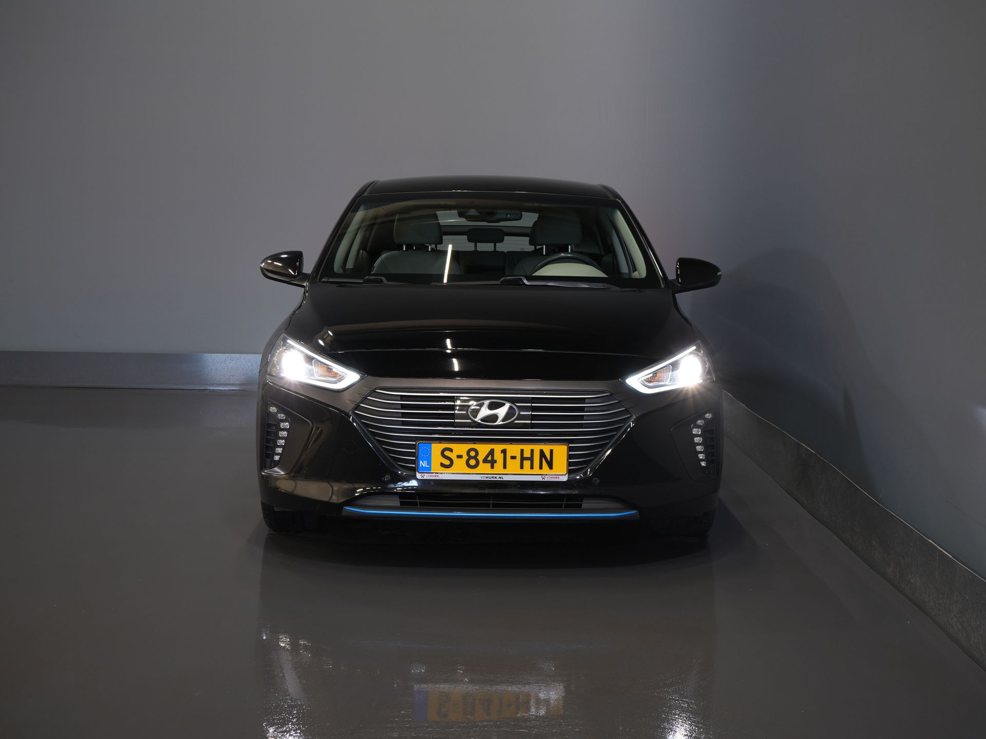 Hyundai IONIQ Hatchback 1.6 GDi Premium LED/ Adapt.Cruise/ Leder/ Stoelverw./ Stoelkoel./ Stuurverw./ Mem.Stoel/ CarPlay/ Navi/ Camera/ Climate 6