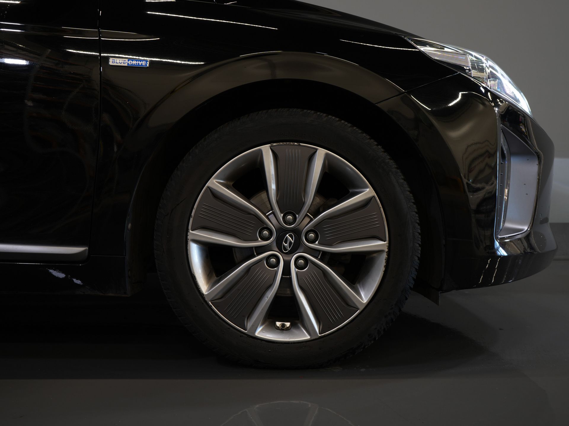 Hyundai IONIQ Hatchback 1.6 GDi Premium LED/ Adapt.Cruise/ Leder/ Stoelverw./ Stoelkoel./ Stuurverw./ Mem.Stoel/ CarPlay/ Navi/ Camera/ Climate 8