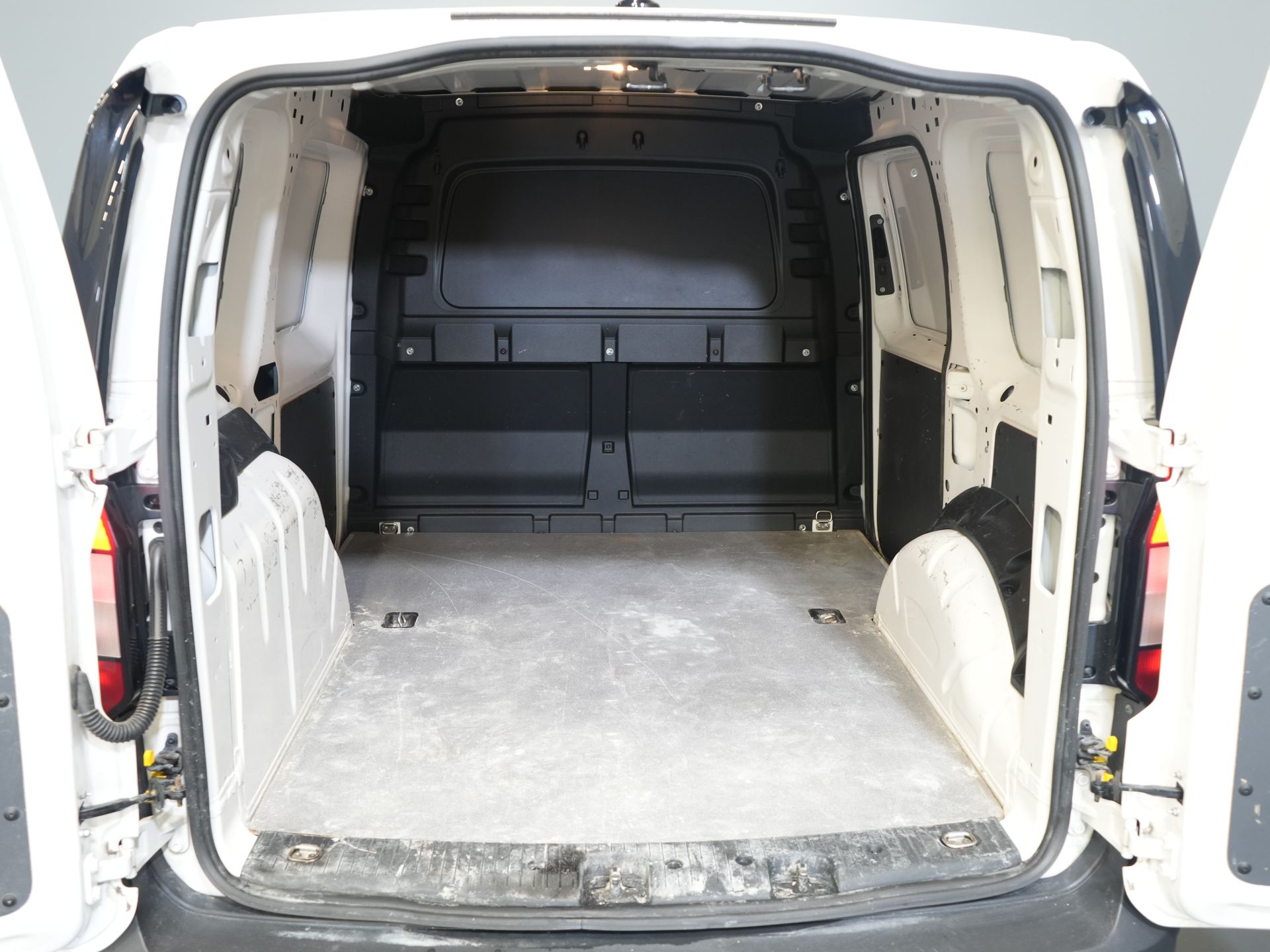 Volkswagen Caddy Cargo Bestelbus 2.0 TDI 125 pk DSG Aut. Carplay/ Standkachel/ Stoelverw./ Airco/ Cruise/ PDC/ Trekhaak 14