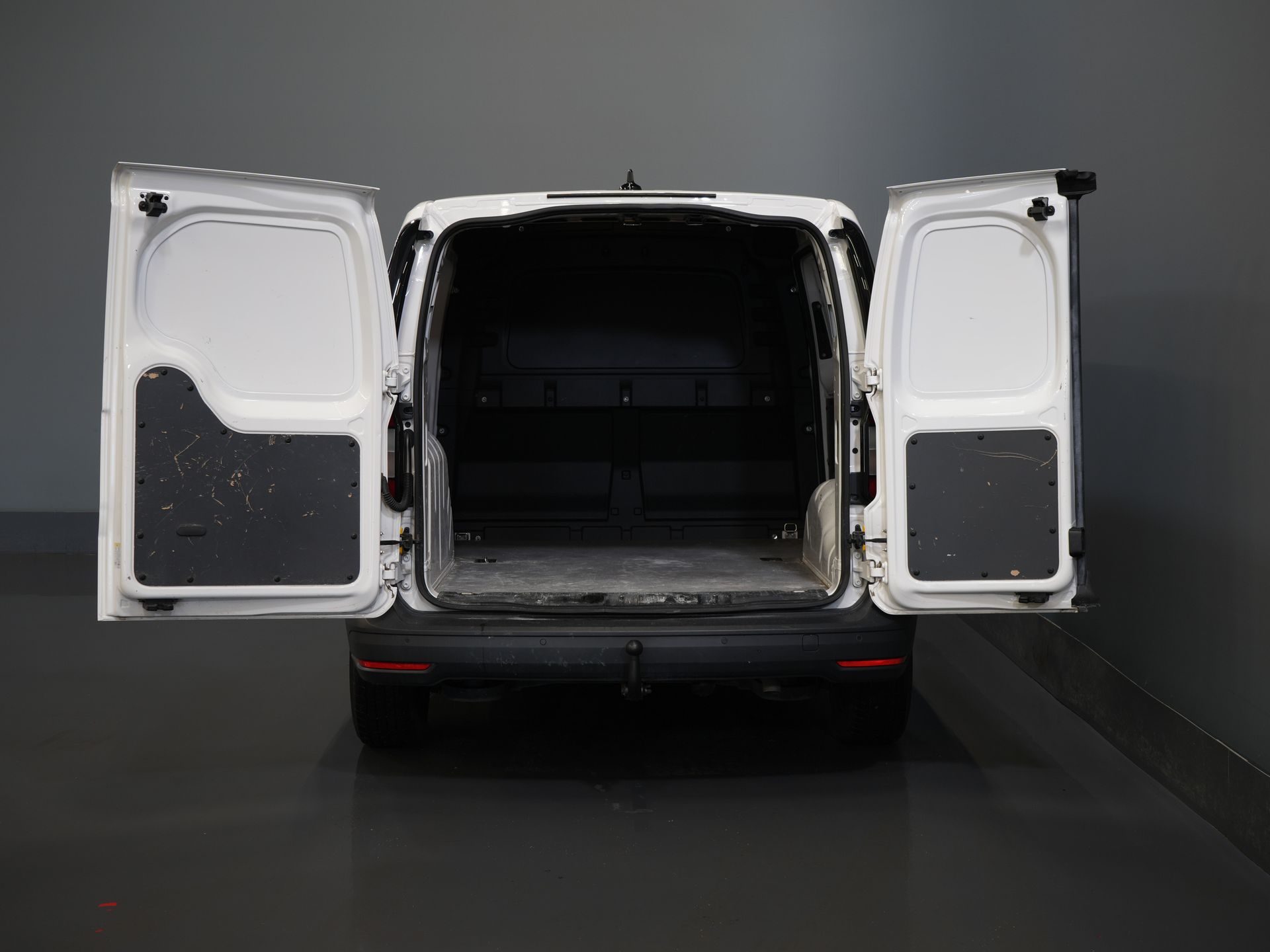 Volkswagen Caddy Cargo Bestelbus 2.0 TDI 125 pk DSG Aut. Carplay/ Standkachel/ Stoelverw./ Airco/ Cruise/ PDC/ Trekhaak 4