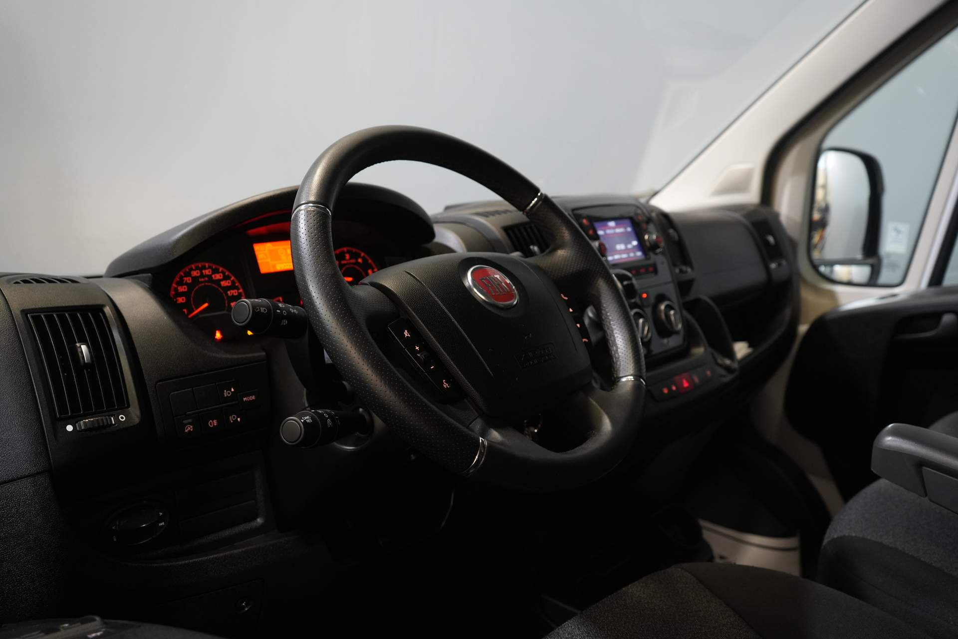 Fiat Ducato Bestelbus 35 2.3 MJ 140 pk ZF Aut. L2H2 2.5t Trekverm./ Camera/ Cruise/ PDC/ Bluetooth/ Trekhaak/ Airco 14