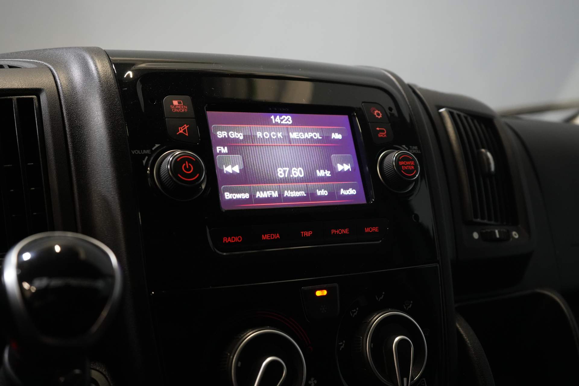 Fiat Ducato Bestelbus 35 2.3 MJ 140 pk ZF Aut. L2H2 2.5t Trekverm./ Camera/ Cruise/ PDC/ Bluetooth/ Trekhaak/ Airco 20