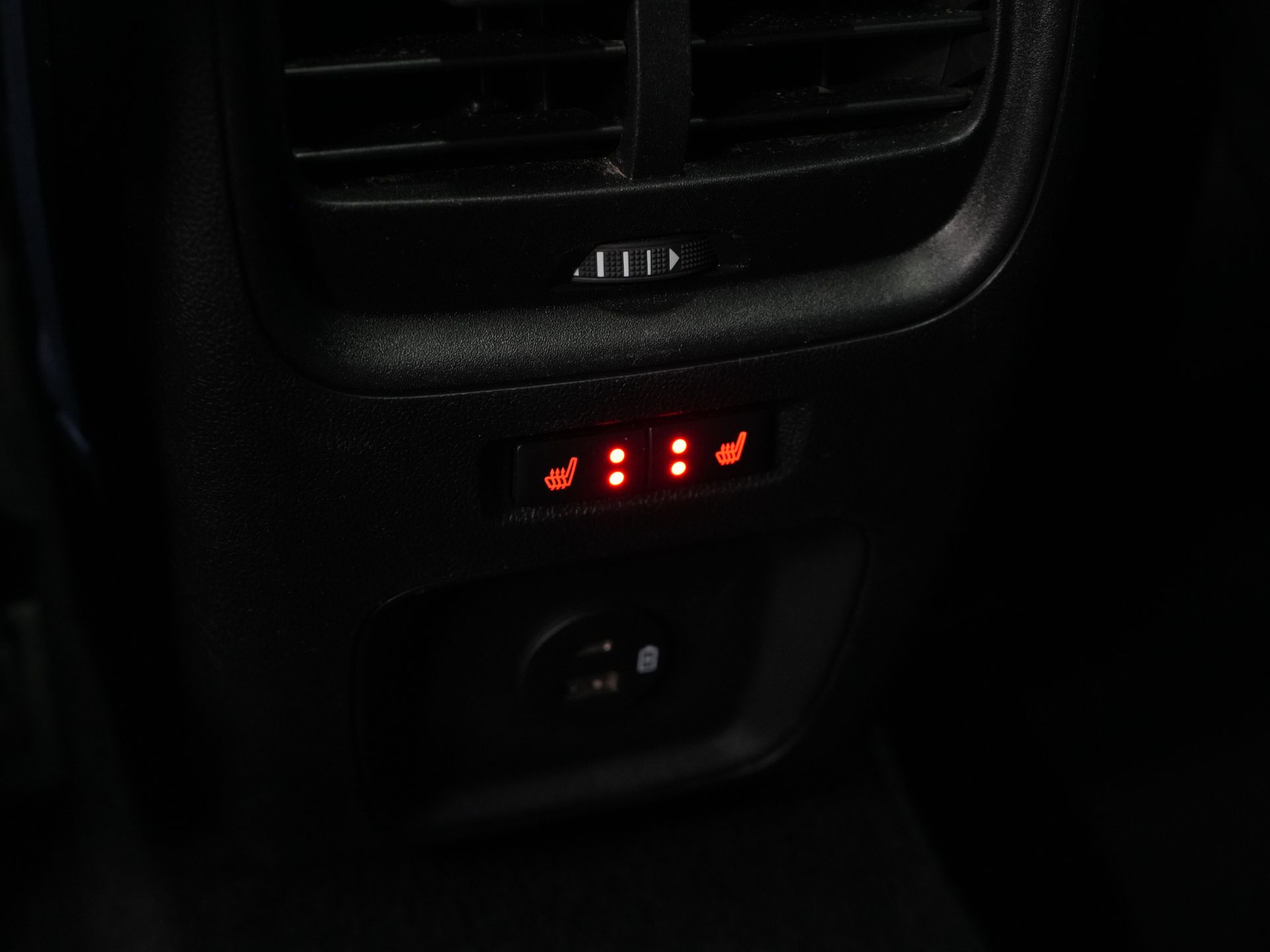 Ford Kuga SUV 2.5 PHEV 225 pk Vignale LED/ Pano/ Adapt.Cruise/ B&O/ Leder/ Elek.Klep/ Head-up/ Memory/ Stoelverw./ Stuurverw./ CarPlay/ 360 Ca 22