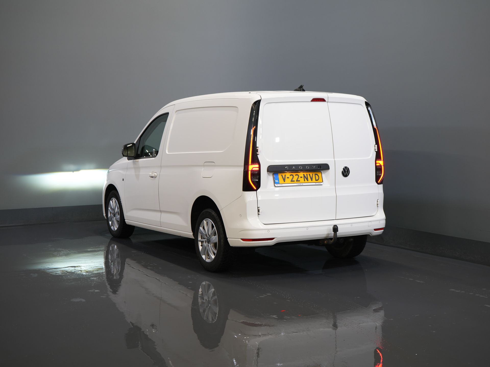 Volkswagen Caddy Cargo Bestelauto 2.0 TDI Aut. 125 PK 1st Edition/ Adapt. Cruise/ LED/ Standkachel/ Carplay/ LMV/ Trekhaak/ Camera/ PDC V+A/ 1