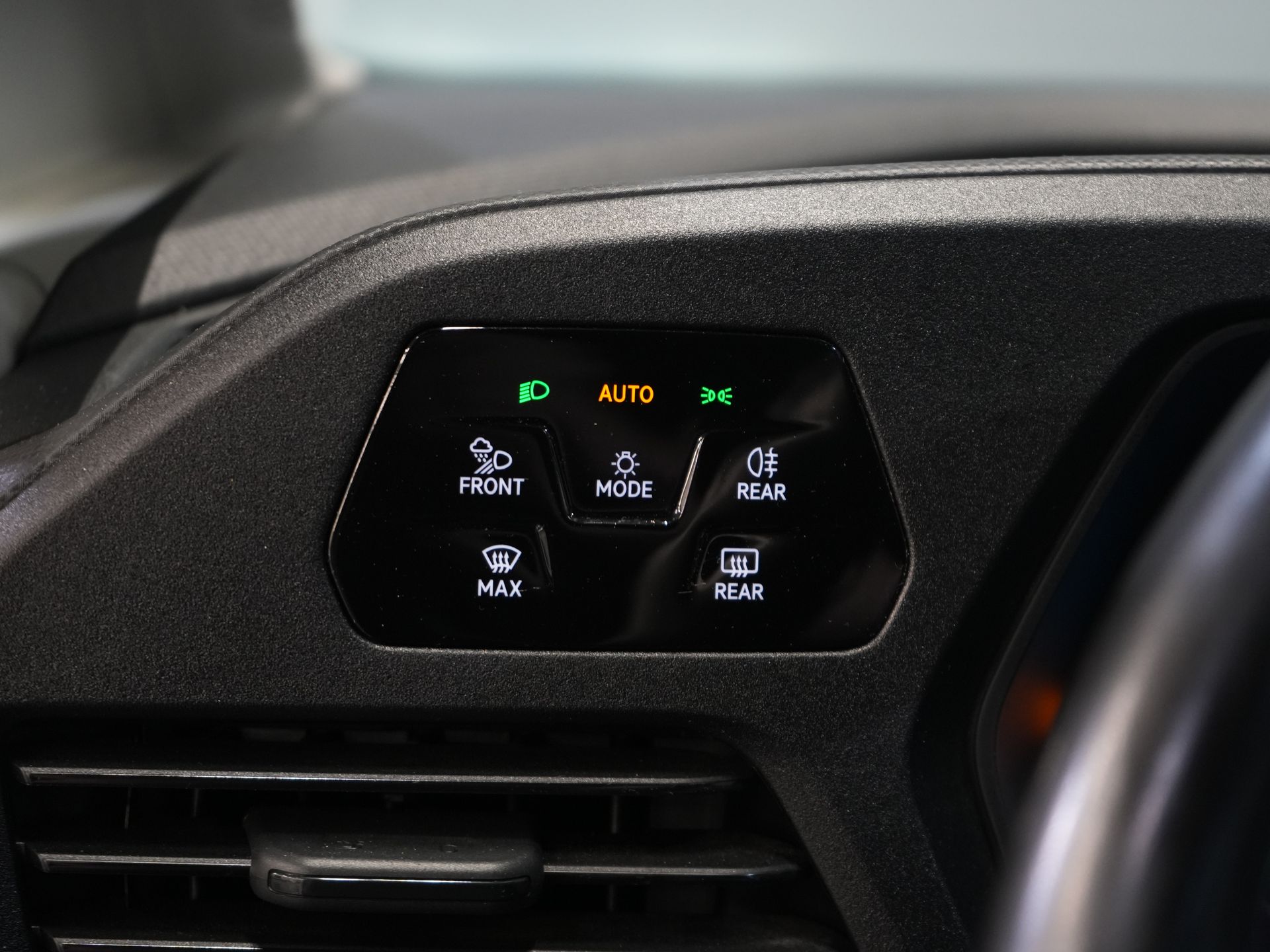 Volkswagen Caddy Cargo Bestelauto 2.0 TDI Aut. 125 PK 1st Edition/ Adapt. Cruise/ LED/ Standkachel/ Carplay/ LMV/ Trekhaak/ Camera/ PDC V+A/ 17