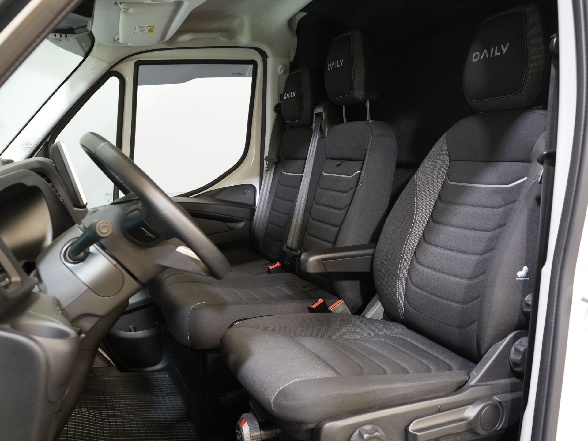 Iveco Daily Bestelbus 35S18HV 3.0 180 pk Aut. L4H3 Face Lift/ Luchtvering/ LED/ Flitsers/ Adapt.Cruise/ Gev.stoel/ 270gr deuren/ Trekhaak/ Navi/ Clima 11