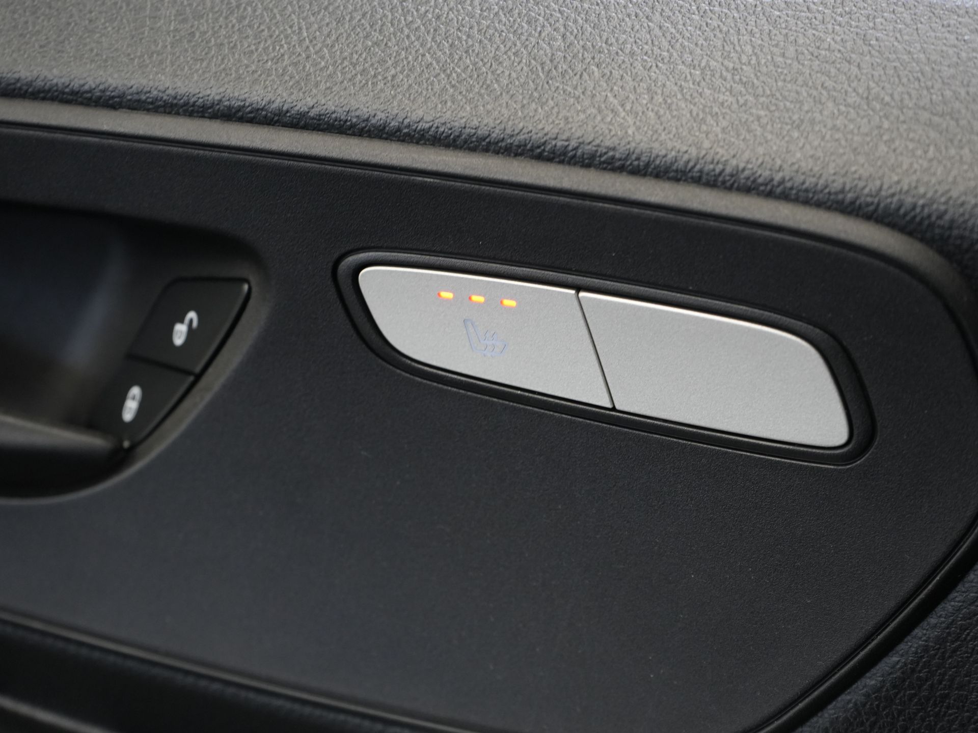 Mercedes-Benz Vito Bestelbus 116 CDI Aut. L3 LED/ Carplay/ 270Gr.Deuren./ Stoelverw/ Camera/ PDC V+A/ Trekhaak/ Navi/ Cruise 18