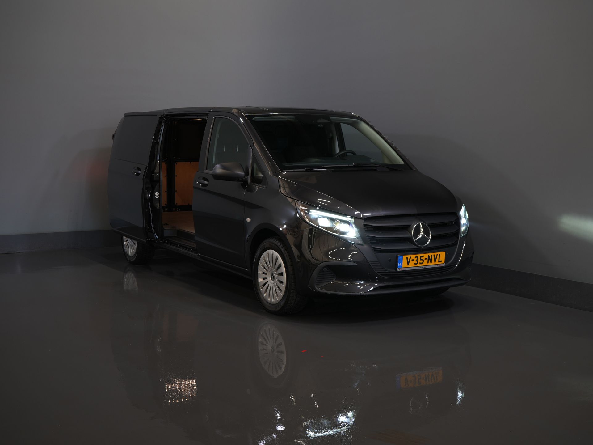 Mercedes-Benz Vito Bestelbus 116 CDI Aut. L3 LED/ Carplay/ 270Gr.Deuren./ Stoelverw/ Camera/ PDC V+A/ Trekhaak/ Navi/ Cruise 8