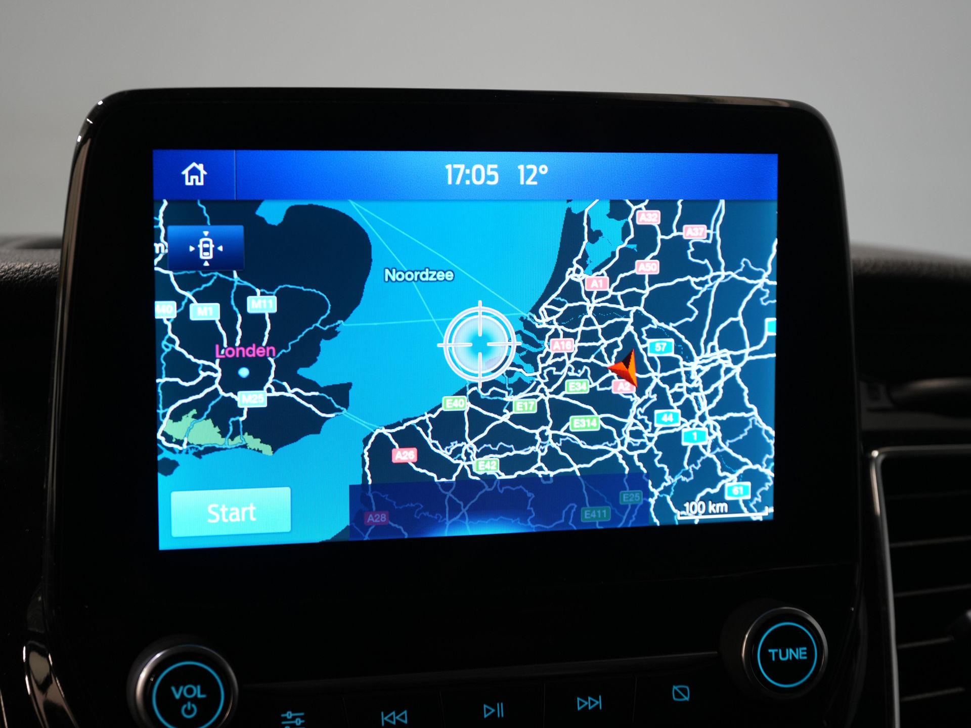 Ford Transit Custom Bestelbus 2.0 TDCI 185 pk L2 Sport DC Dubbel cabine/ NL Auto/ Bi-Xenon/ 2xSchuifdeur/ 2.8t Trekverm./ Carplay/ Stoelverw./ Airco/ Navi/ Cr 22