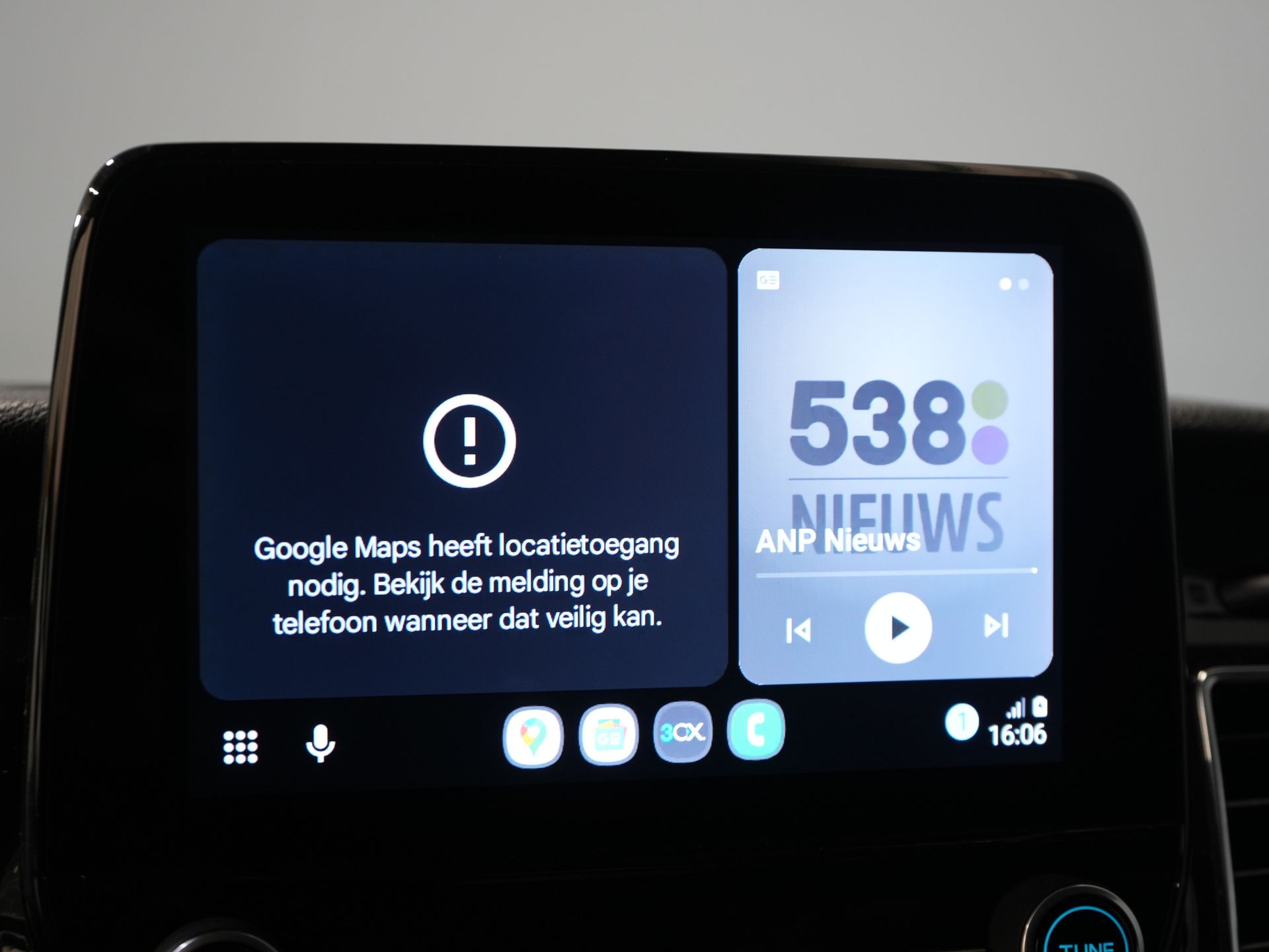 Ford Transit Custom Bestelbus 2.0 TDCI 185 pk L2 Sport DC Dubbel cabine/ NL Auto/ Bi-Xenon/ 2xSchuifdeur/ 2.8t Trekverm./ Carplay/ Stoelverw./ Airco/ Navi/ Cr 23