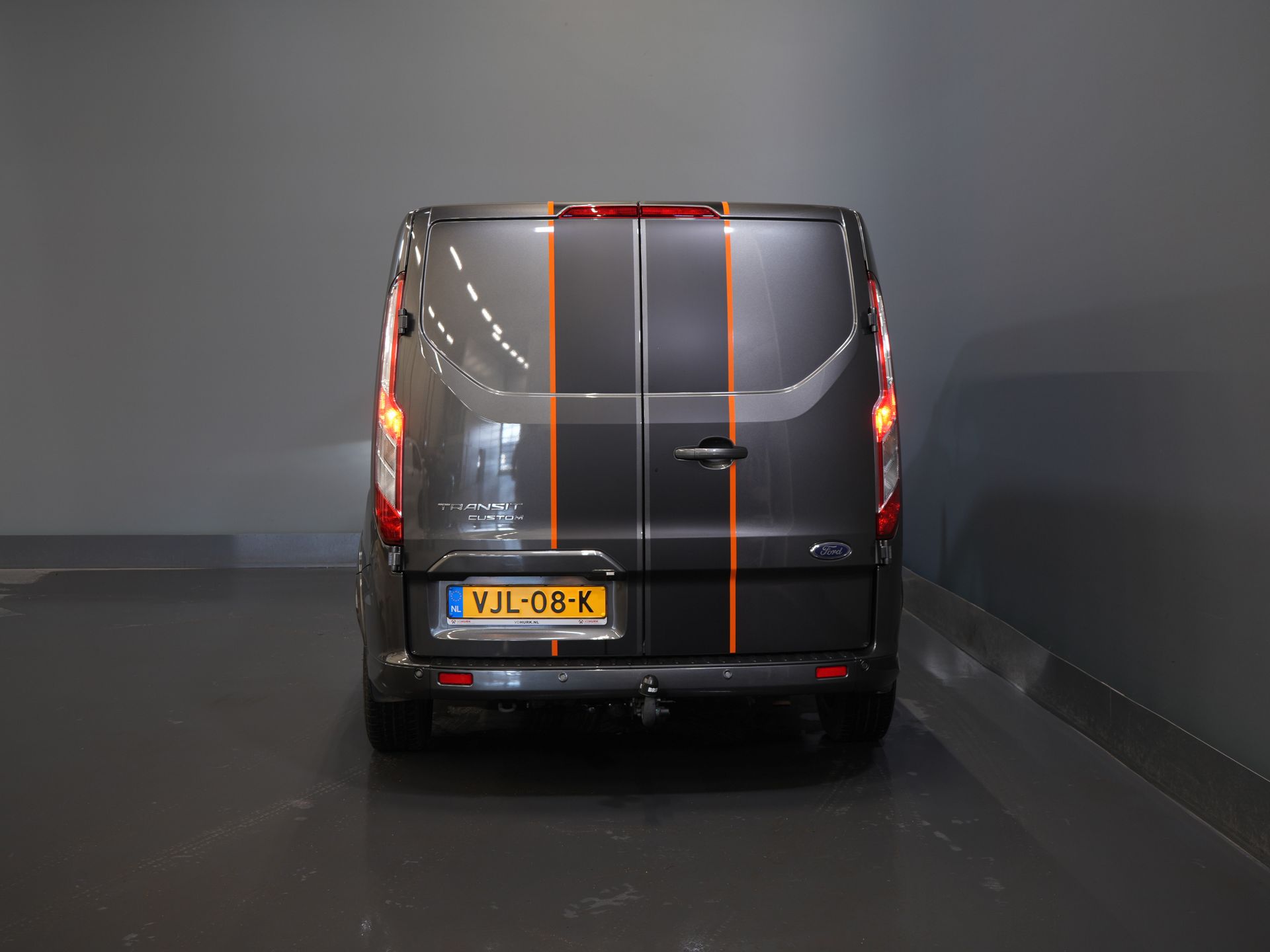 Ford Transit Custom Bestelbus 2.0 TDCI 185 pk L2 Sport DC Dubbel cabine/ NL Auto/ Bi-Xenon/ 2xSchuifdeur/ 2.8t Trekverm./ Carplay/ Stoelverw./ Airco/ Navi/ Cr 5