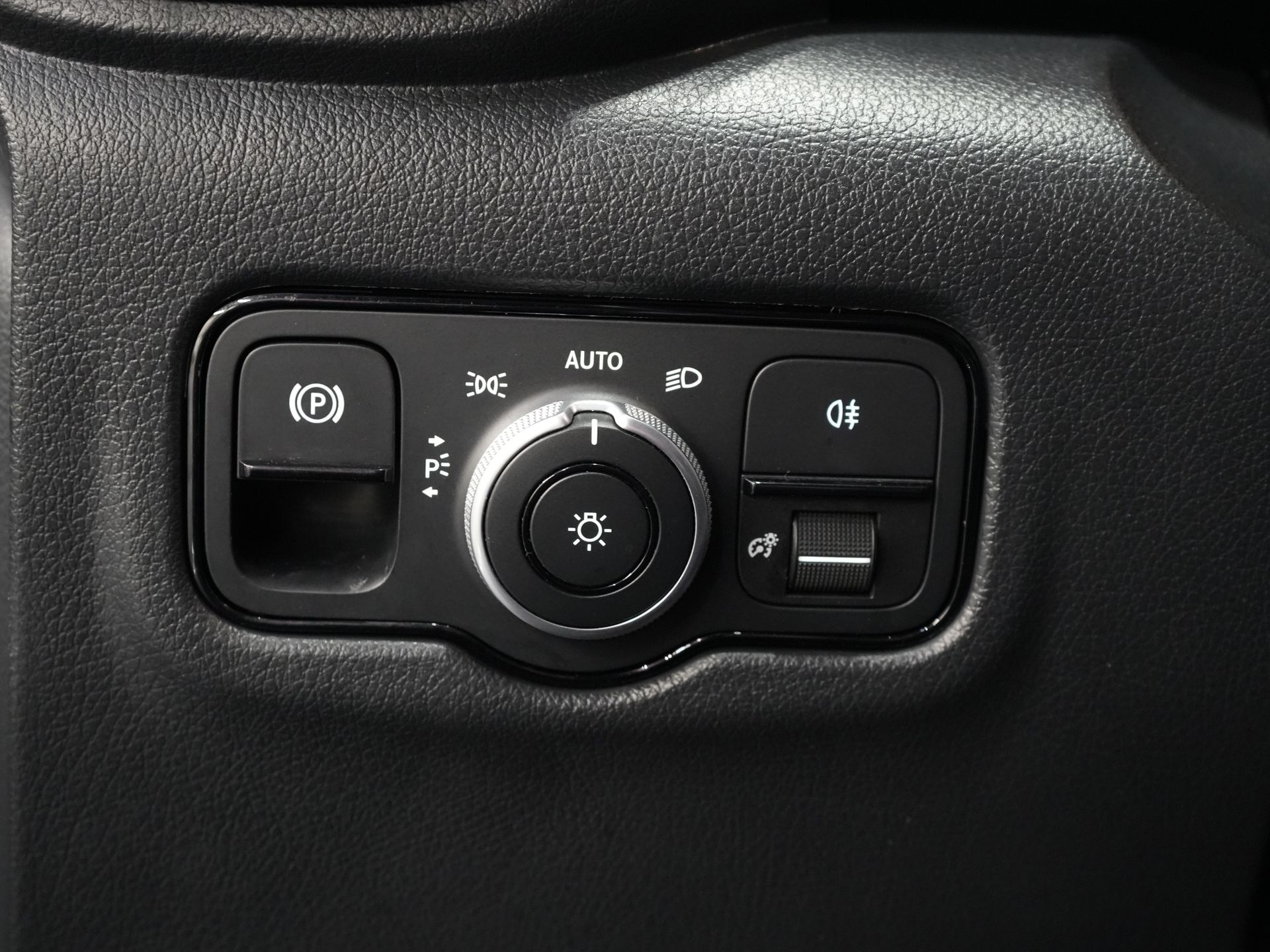 Mercedes-Benz Vito Bestelbus 116 CDI Aut. L3 LED/ Carplay/ 270Gr.Deuren./ Stoelverw/ Camera/ PDC V+A/ Trekhaak/ Navi/ Cruise 17