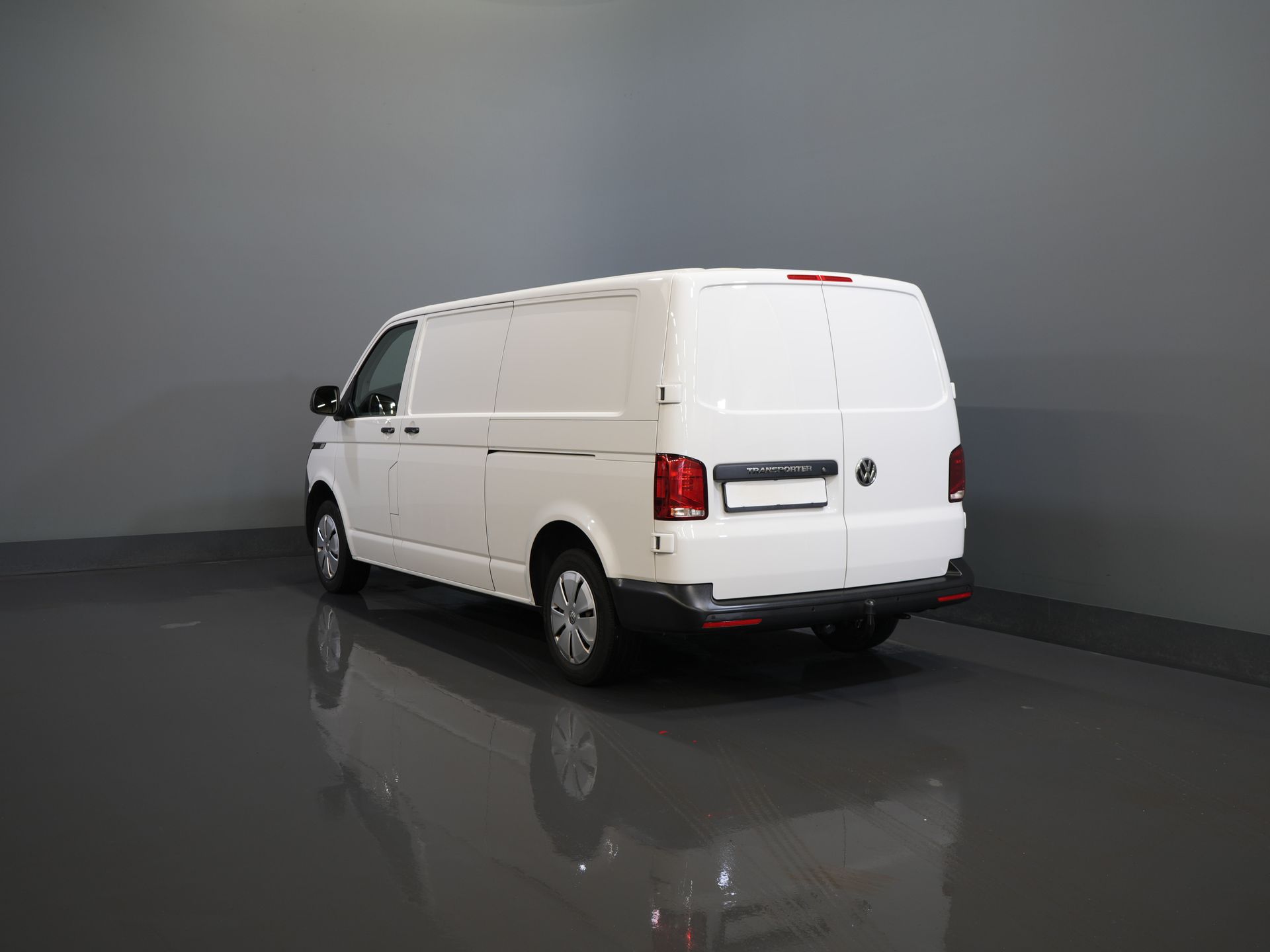 Volkswagen Transporter Bestelbus 2.0 TDI 150 pk DSG Aut. L2 Carplay/ 2x Schuifdeur/ Stoelverw./ Airco/ Cruise/ PDC V+A/ Trekhaak 1