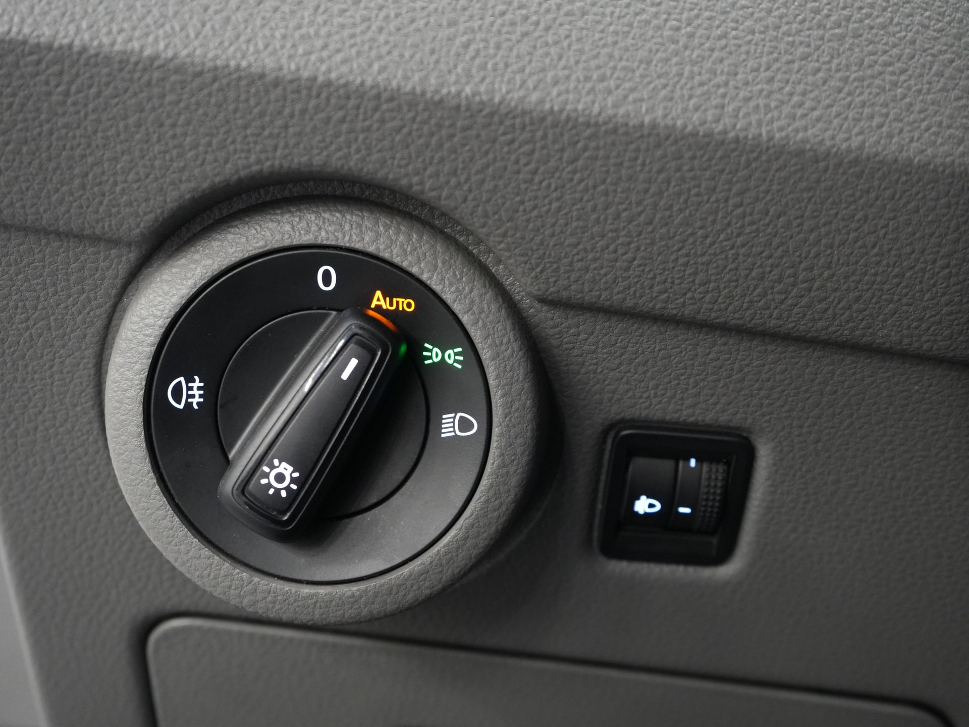 Volkswagen Transporter Bestelbus 2.0 TDI 150 pk DSG Aut. L2 Carplay/ 2x Schuifdeur/ Stoelverw./ Airco/ Cruise/ PDC V+A/ Trekhaak 16