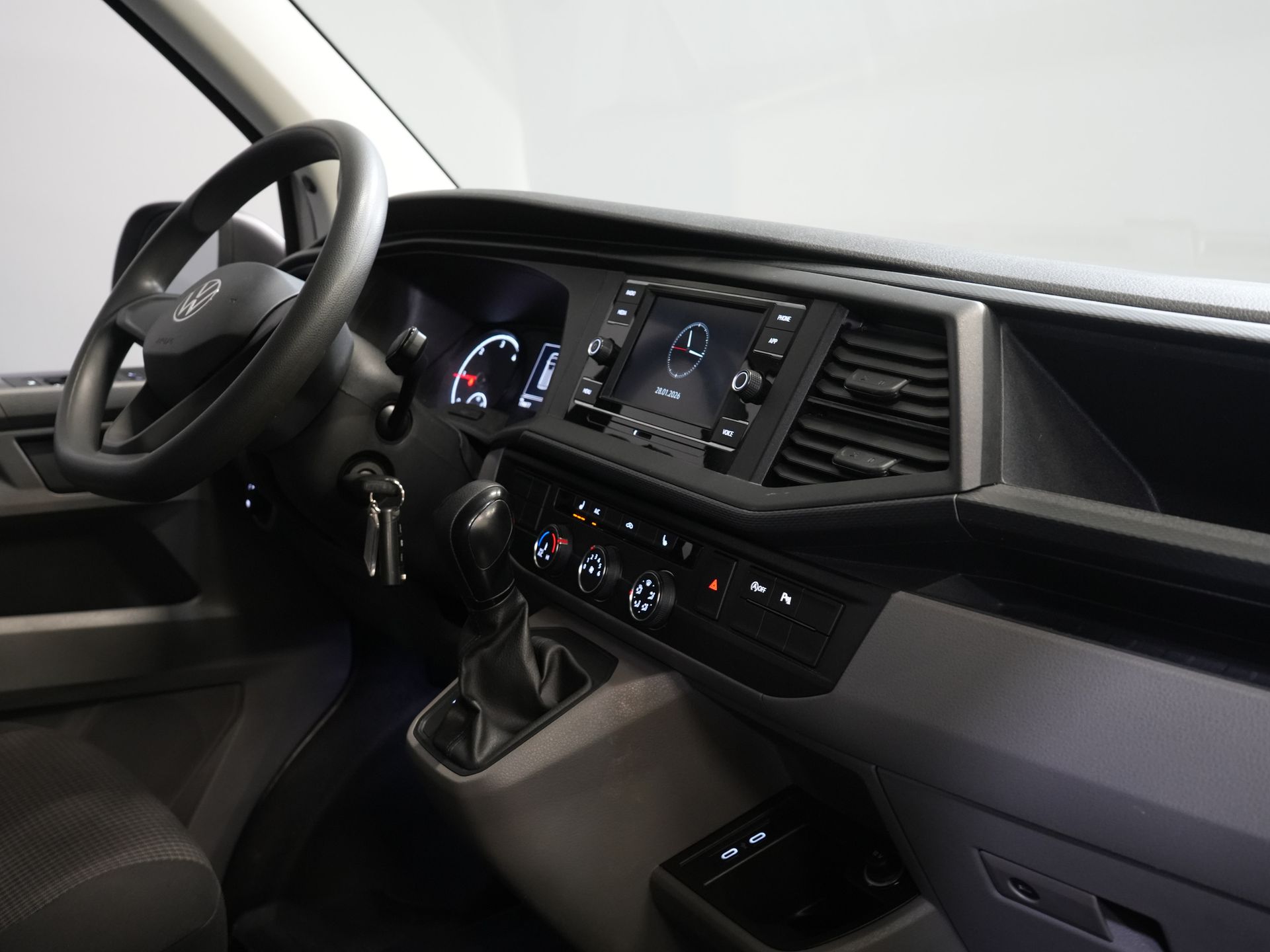 Volkswagen Transporter Bestelbus 2.0 TDI 150 pk DSG Aut. L2 Carplay/ 2x Schuifdeur/ Stoelverw./ Airco/ Cruise/ PDC V+A/ Trekhaak 2