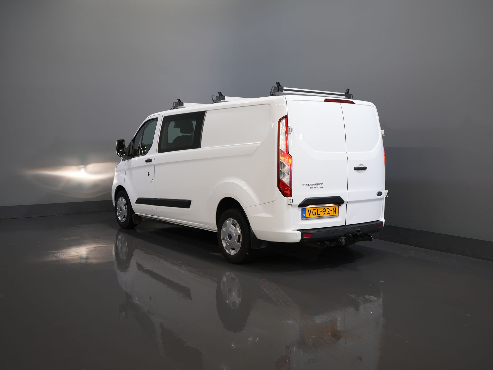 Ford Transit Custom Bestelbus 2.0 TDCI 130 pk L2 DC Dubbel Cabine NL Auto/ 2.8t Trekverm./ Carplay/ Airco/ Navi/ Camera/ Cruise/ PDC/ Trekhaak 1