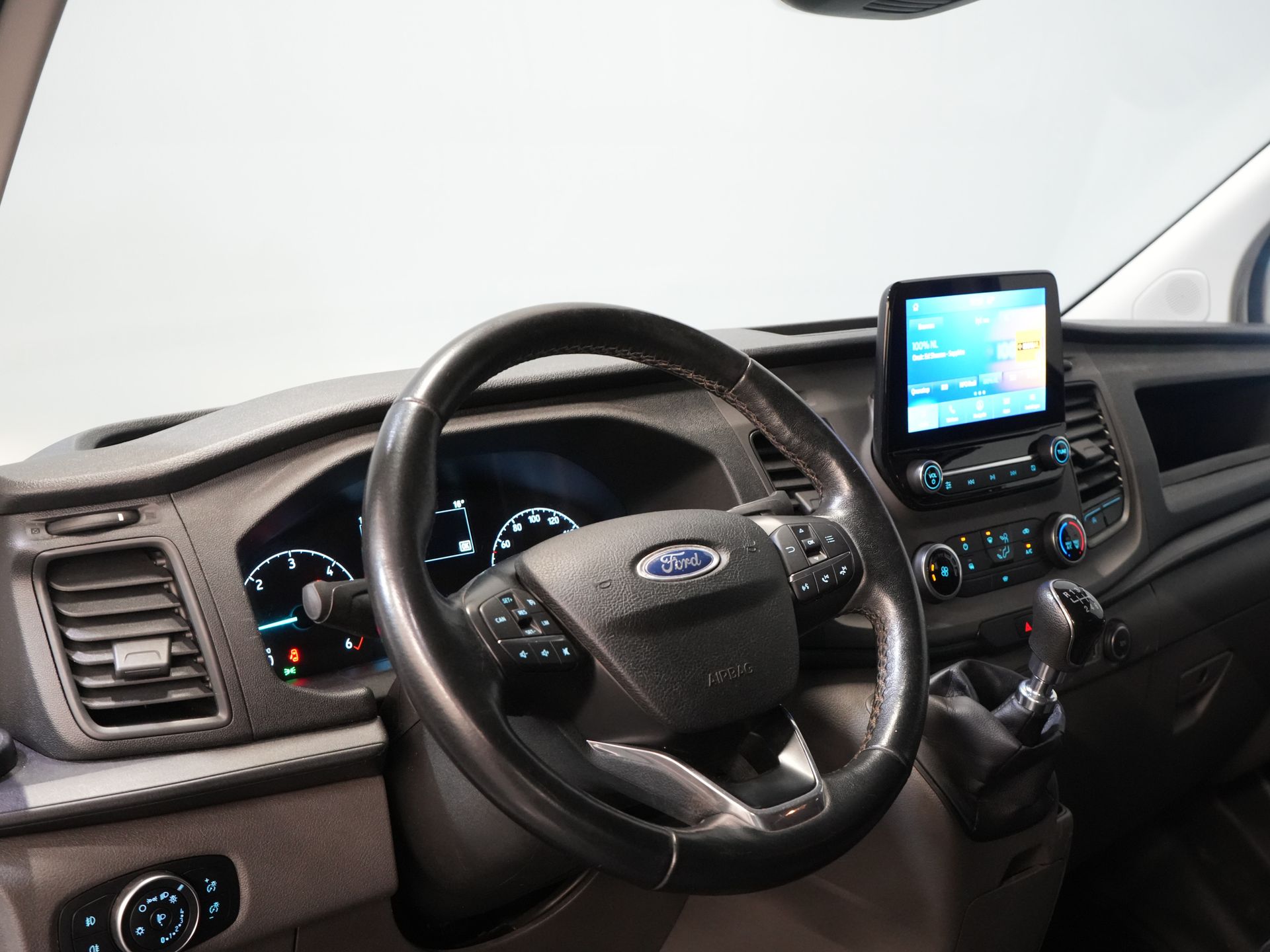 Ford Transit Custom Bestelbus 2.0 TDCI 130 pk L2 DC Dubbel Cabine NL Auto/ 2.8t Trekverm./ Carplay/ Airco/ Navi/ Camera/ Cruise/ PDC/ Trekhaak 13