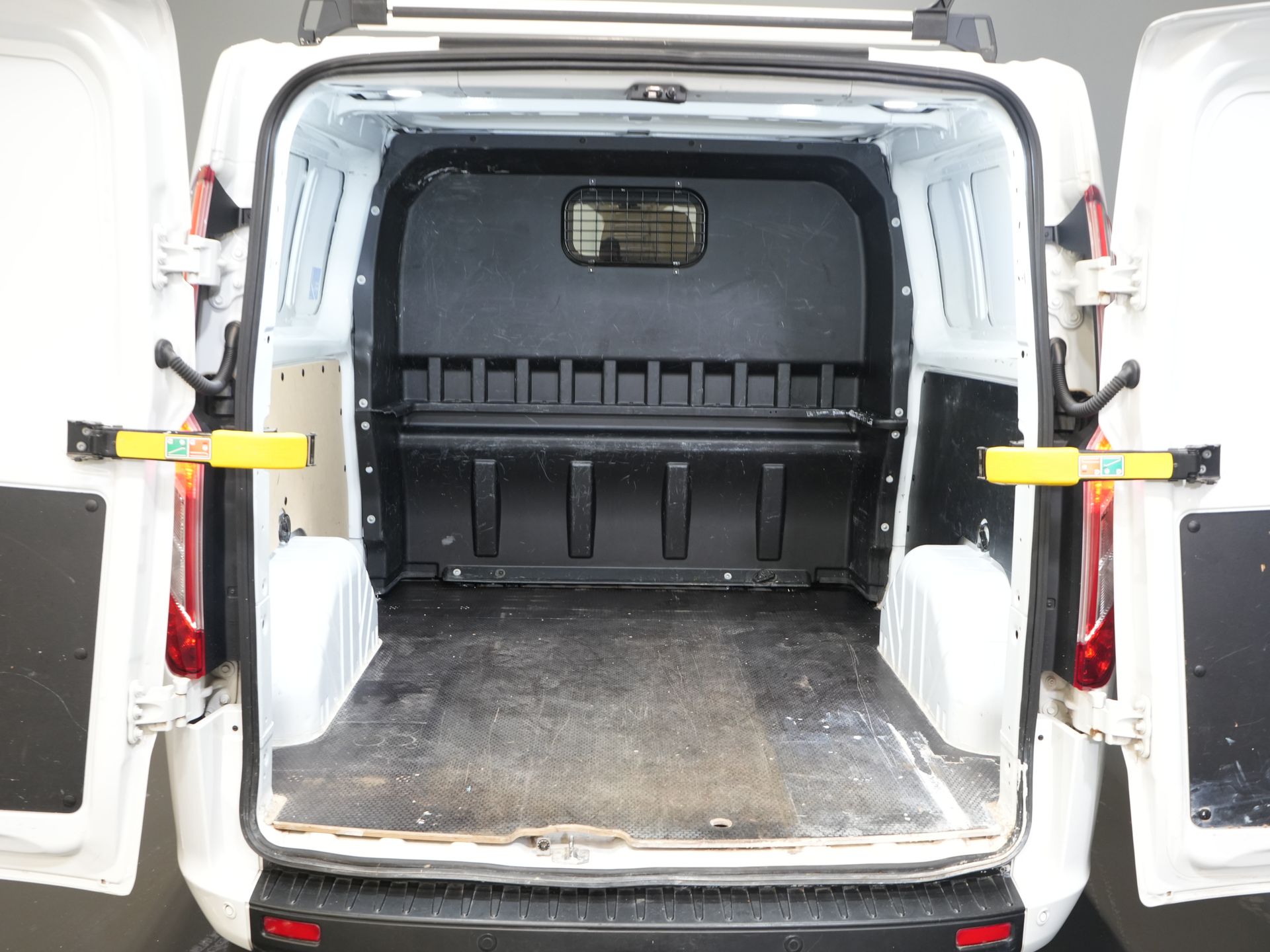 Ford Transit Custom Bestelbus 2.0 TDCI 130 pk L2 DC Dubbel Cabine NL Auto/ 2.8t Trekverm./ Carplay/ Airco/ Navi/ Camera/ Cruise/ PDC/ Trekhaak 14