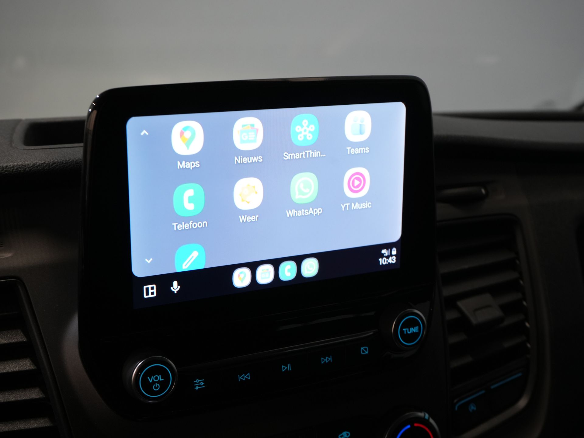 Ford Transit Custom Bestelbus 2.0 TDCI 130 pk L2 DC Dubbel Cabine NL Auto/ 2.8t Trekverm./ Carplay/ Airco/ Navi/ Camera/ Cruise/ PDC/ Trekhaak 24