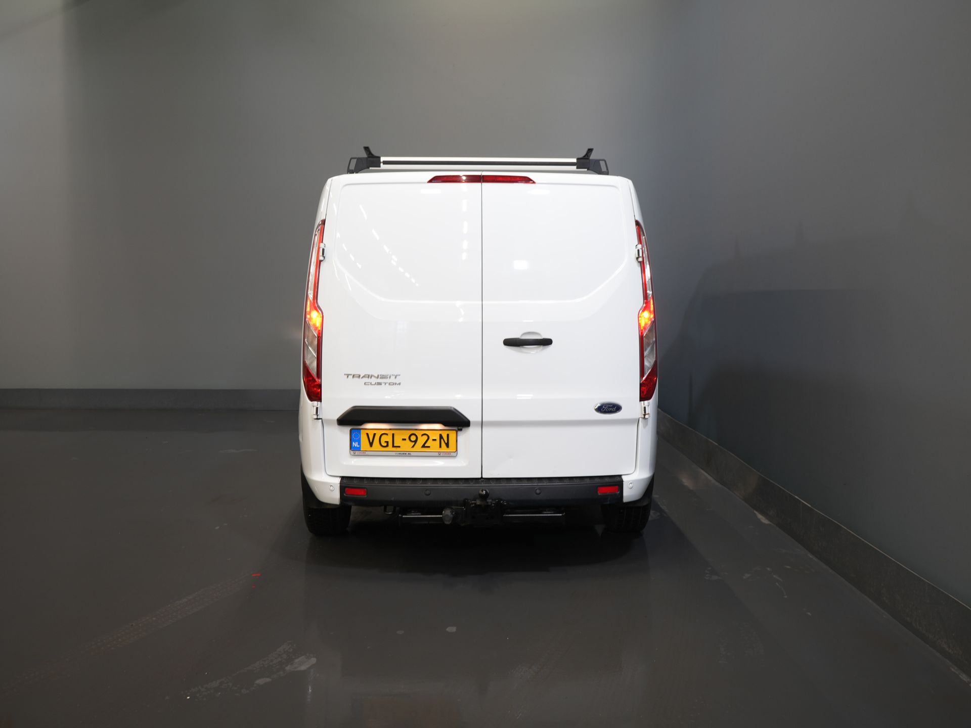 Ford Transit Custom Bestelbus 2.0 TDCI 130 pk L2 DC Dubbel Cabine NL Auto/ 2.8t Trekverm./ Carplay/ Airco/ Navi/ Camera/ Cruise/ PDC/ Trekhaak 5