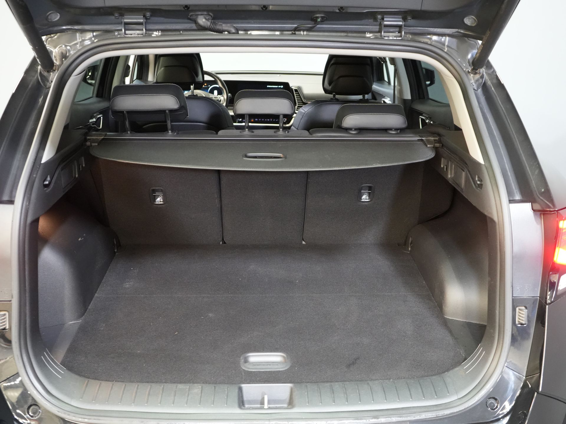 Kia Sportage SUV 1.6 T-GDi Plug-in Hybrid AWD DynamicLine LED/ Virtual Cockpit/ Adapt.Cruise/ Elek.Klep/ Afn. Trekhaak/ Elek.Stoelen/ Stoelverw./ 14