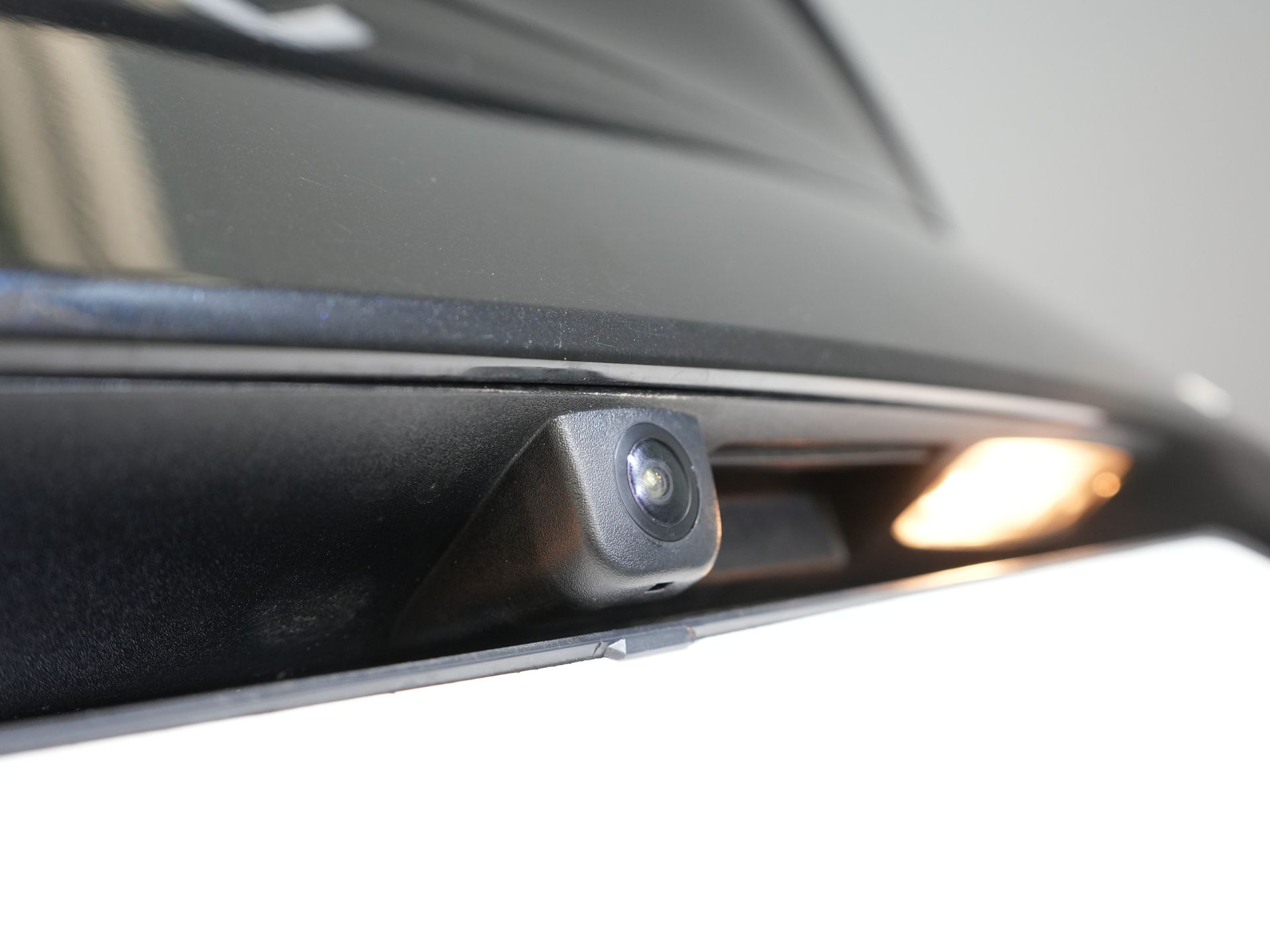 Kia Sportage SUV 1.6 T-GDi Plug-in Hybrid AWD DynamicLine LED/ Virtual Cockpit/ Adapt.Cruise/ Elek.Klep/ Afn. Trekhaak/ Elek.Stoelen/ Stoelverw./ 17