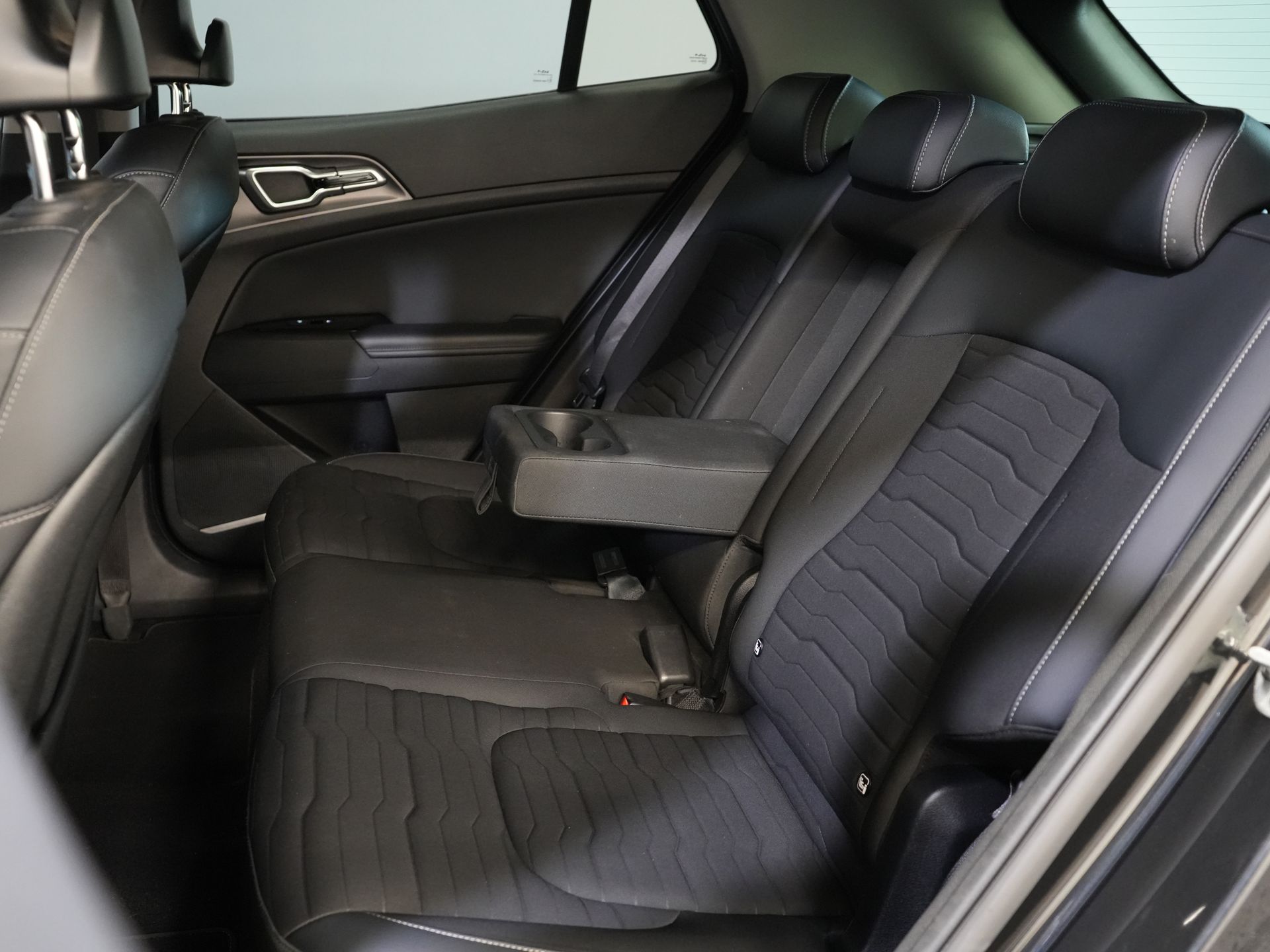 Kia Sportage SUV 1.6 T-GDi Plug-in Hybrid AWD DynamicLine LED/ Virtual Cockpit/ Adapt.Cruise/ Elek.Klep/ Afn. Trekhaak/ Elek.Stoelen/ Stoelverw./ 18