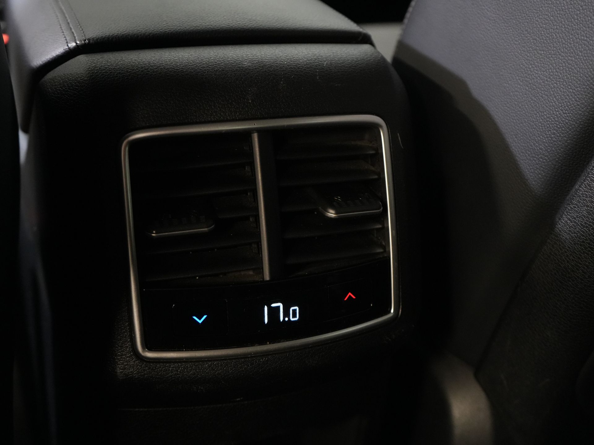 Kia Sportage SUV 1.6 T-GDi Plug-in Hybrid AWD DynamicLine LED/ Virtual Cockpit/ Adapt.Cruise/ Elek.Klep/ Afn. Trekhaak/ Elek.Stoelen/ Stoelverw./ 19