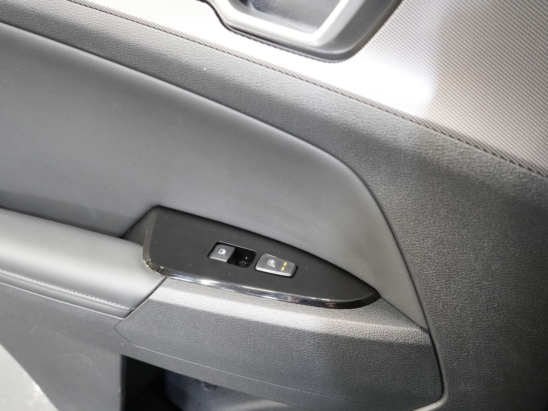 Kia Sportage SUV 1.6 T-GDi Plug-in Hybrid AWD DynamicLine LED/ Virtual Cockpit/ Adapt.Cruise/ Elek.Klep/ Afn. Trekhaak/ Elek.Stoelen/ Stoelverw./ 21