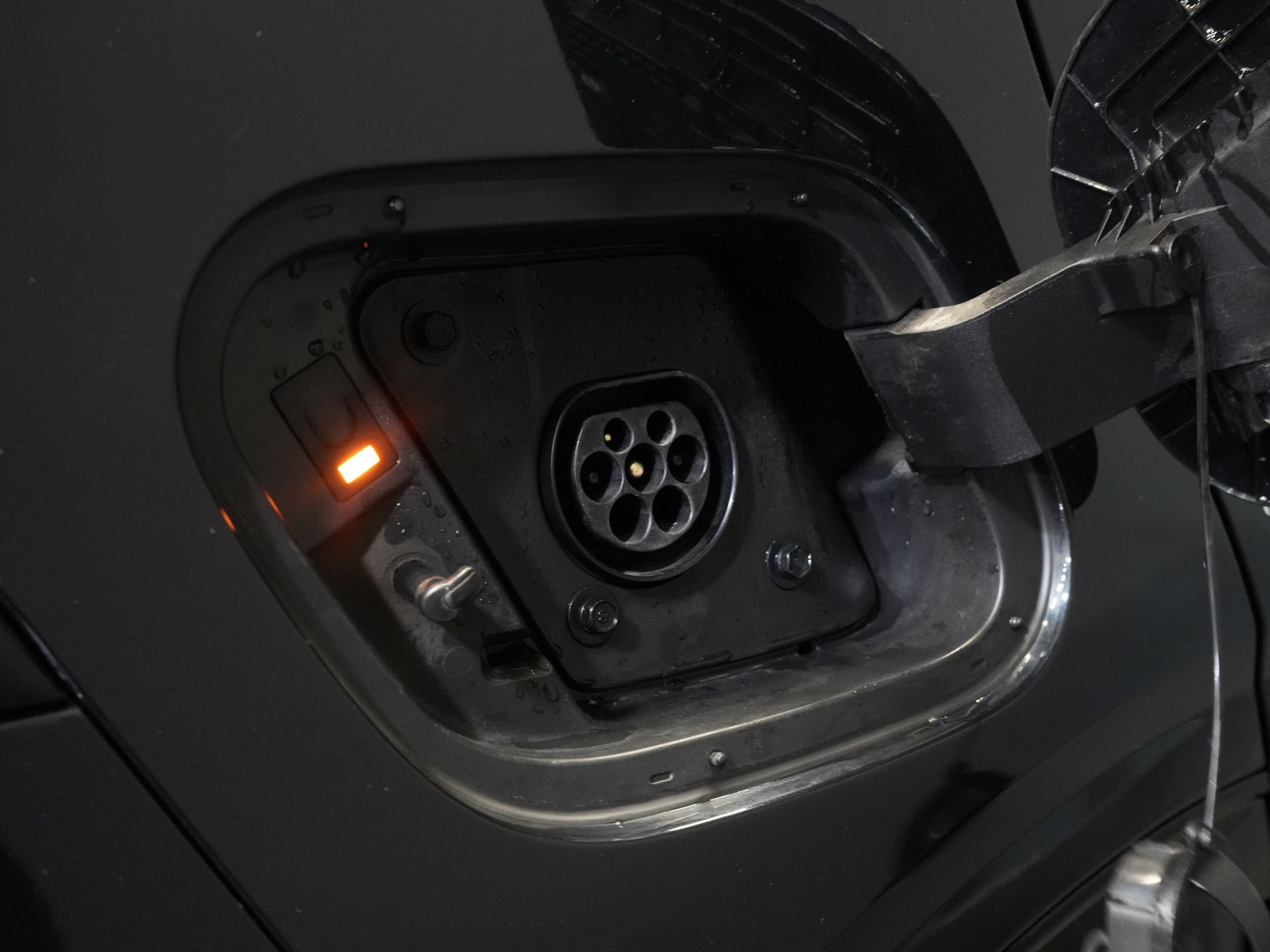 Kia Sportage SUV 1.6 T-GDi Plug-in Hybrid AWD DynamicLine LED/ Virtual Cockpit/ Adapt.Cruise/ Elek.Klep/ Afn. Trekhaak/ Elek.Stoelen/ Stoelverw./ 35