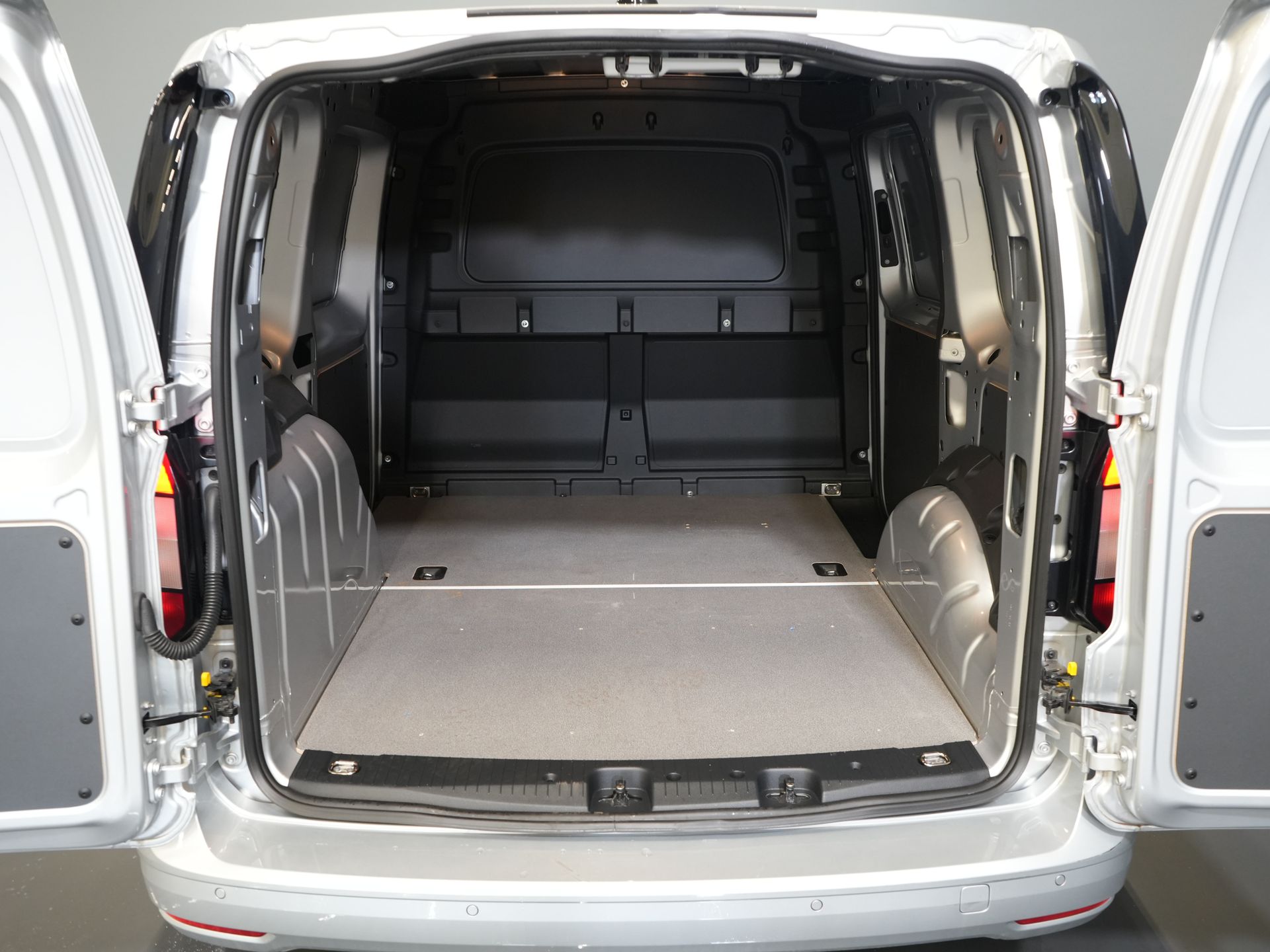 Volkswagen Caddy Cargo Bestelbus 2.0 TDI 125 pk DSG Aut. LED/ Standkachel/ Carplay/ Stoelverw./ Airco/ Camera/ Cruise/ PDC 14