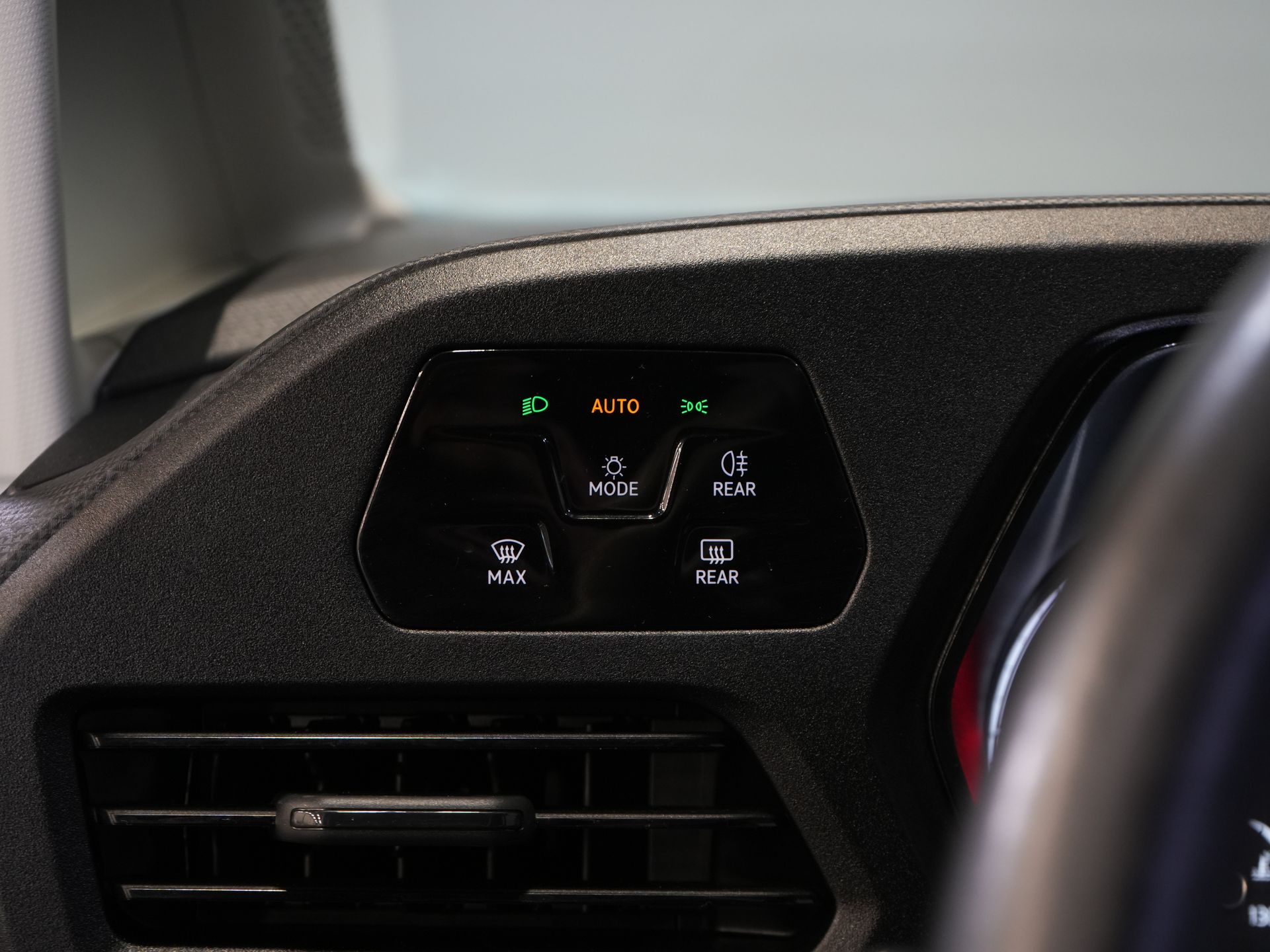 Volkswagen Caddy Cargo Bestelbus 2.0 TDI 125 pk DSG Aut. LED/ Standkachel/ Carplay/ Stoelverw./ Airco/ Camera/ Cruise/ PDC 16