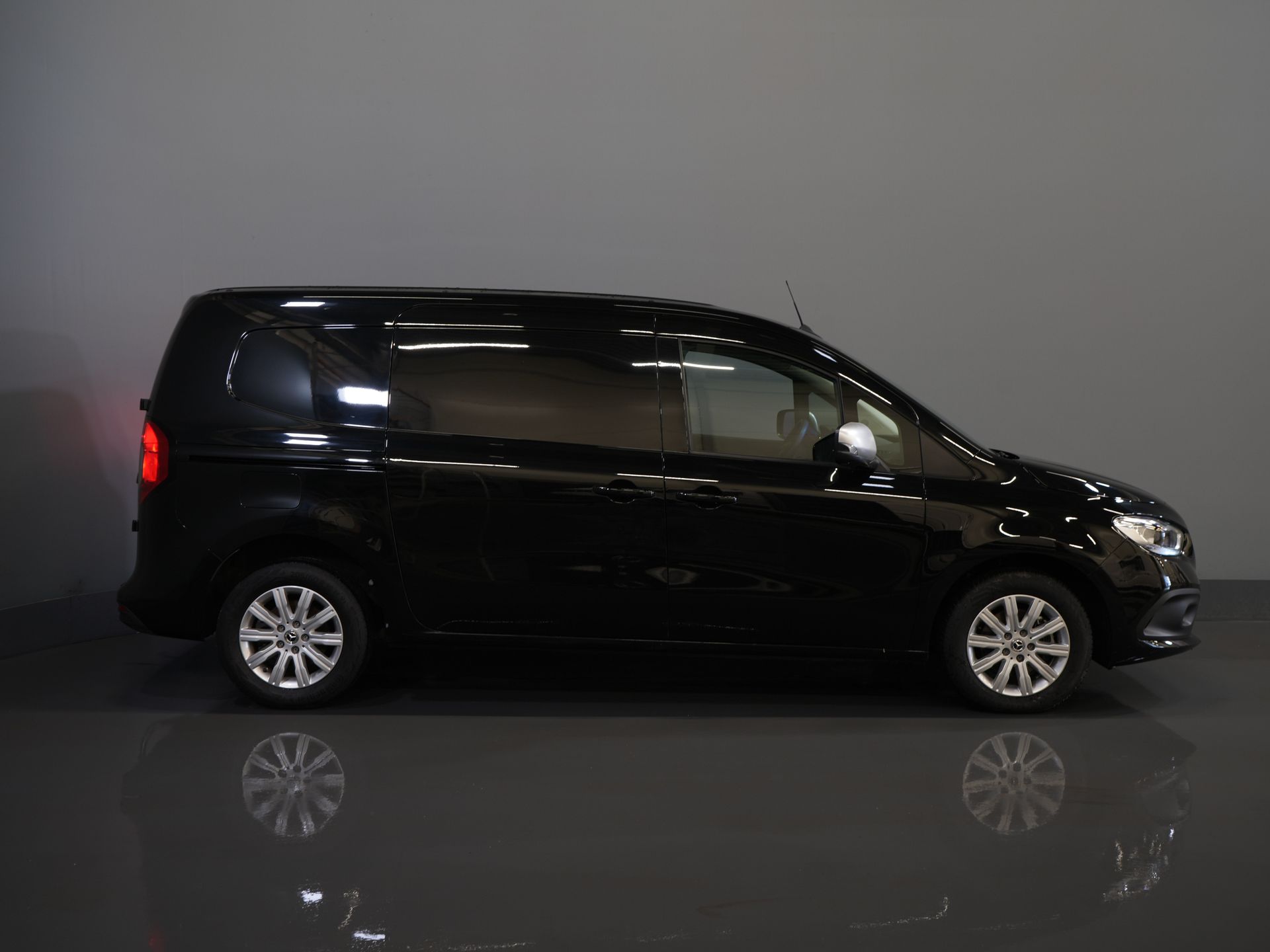 Mercedes-Benz Citan Bestelbus 110 CDI Aut. L2 NL Auto/ Carplay/ Cruise/ Camera/ Trekhaak/ Airco/ LMV 10