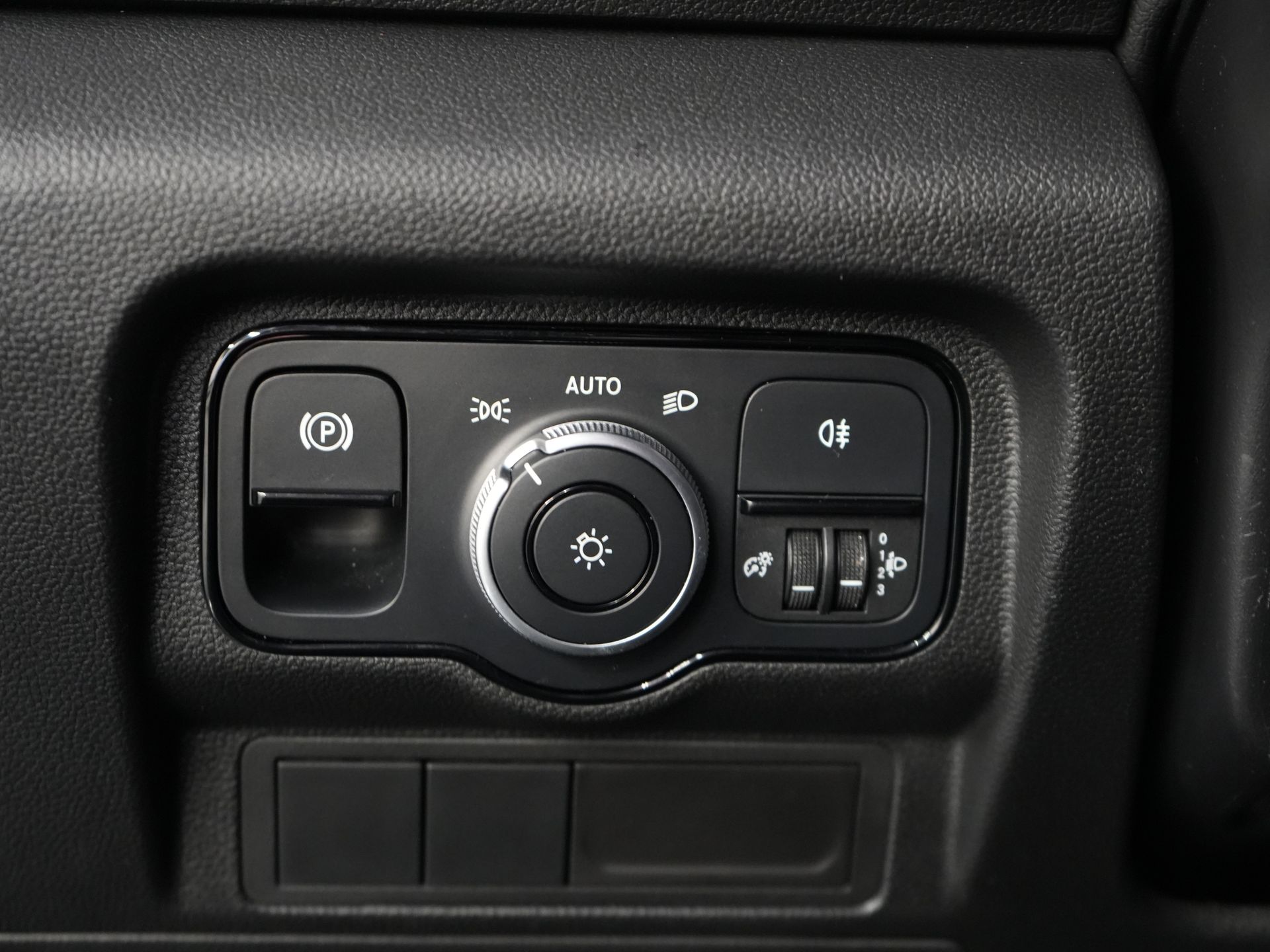 Mercedes-Benz Citan Bestelbus 110 CDI Aut. L2 NL Auto/ Carplay/ Cruise/ Camera/ Trekhaak/ Airco/ LMV 17