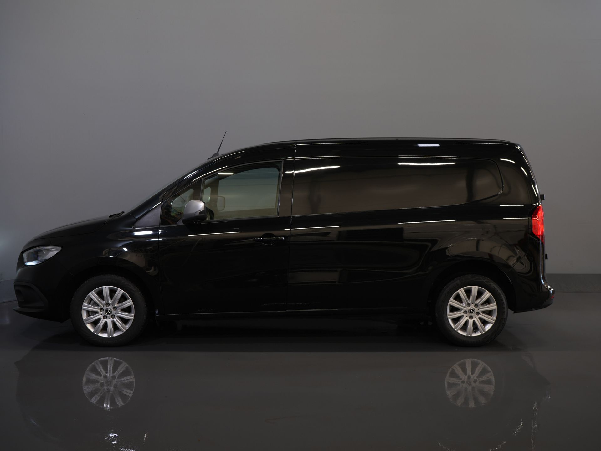 Mercedes-Benz Citan Bestelbus 110 CDI Aut. L2 NL Auto/ Carplay/ Cruise/ Camera/ Trekhaak/ Airco/ LMV 9