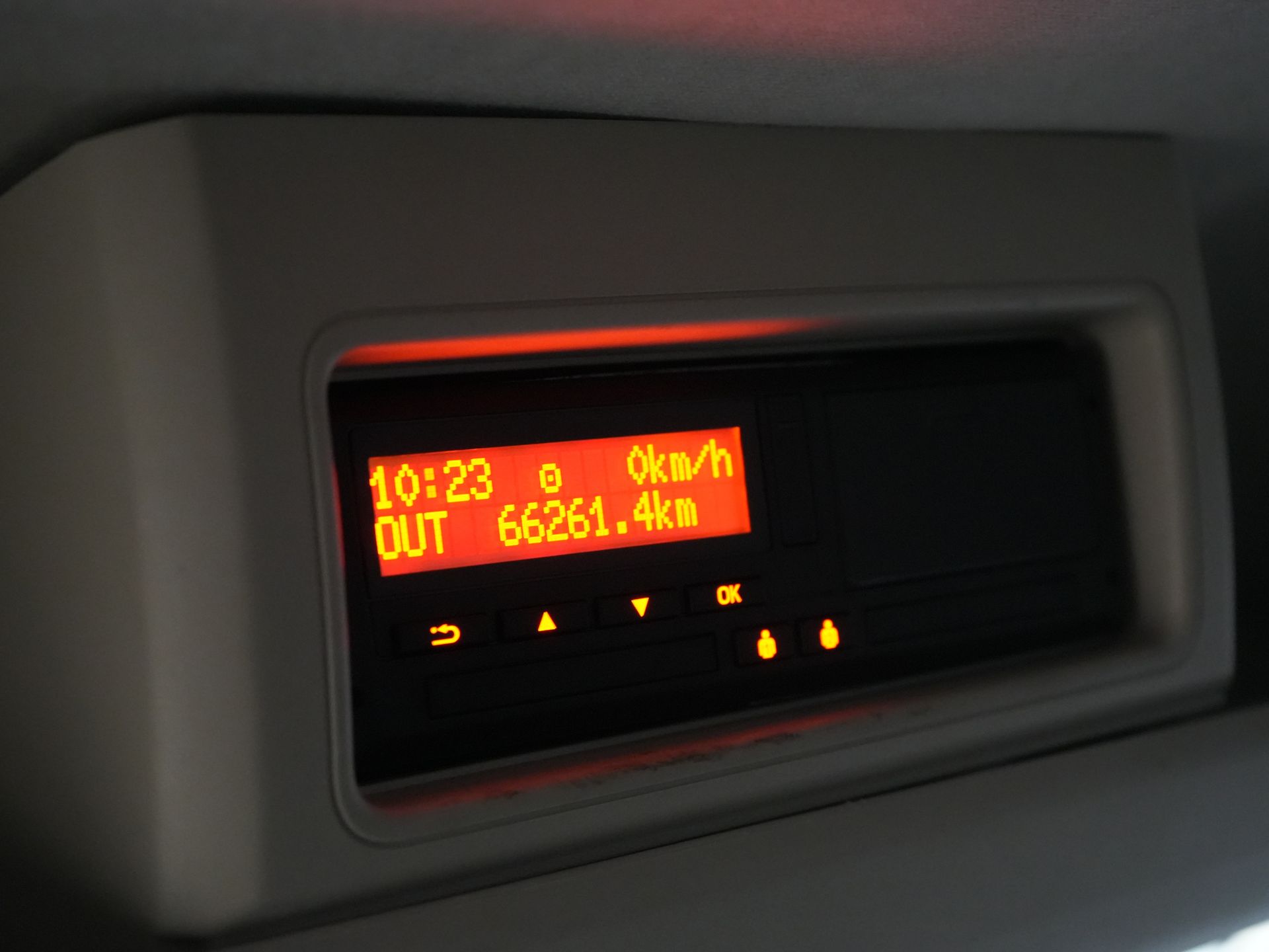 Fiat Ducato Bakwagen 2.3 MJ 150 pk Bakwagen 377x220x222 Laadklep/ Zijdeur/ Spoiler/ Tacho/ Gev.Stoel/ Camera/ Climate/ Cruise/ Navi 25