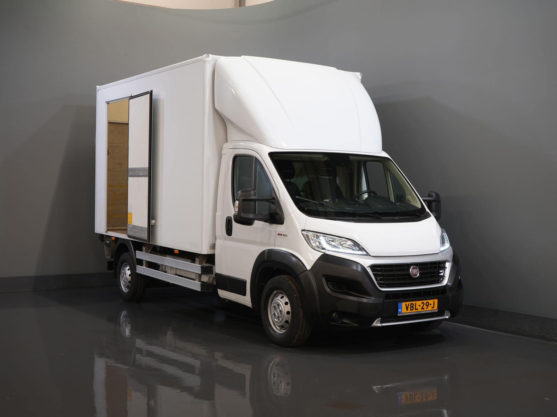 Fiat Ducato Bakwagen 2.3 MJ 150 pk Bakwagen 377x220x222 Laadklep/ Zijdeur/ Spoiler/ Tacho/ Gev.Stoel/ Camera/ Climate/ Cruise/ Navi 8